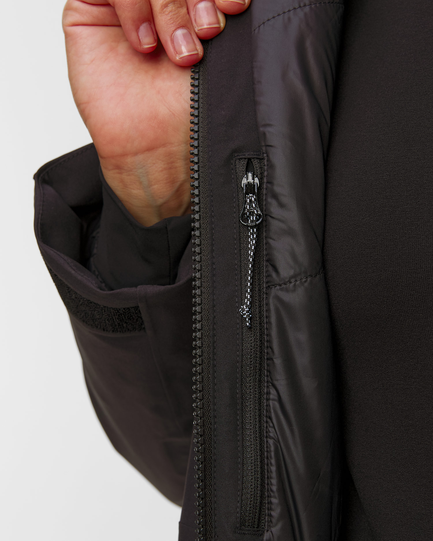 Dámská lyžařská bunda Mammut Stoney HS Thermo Hooded Jacket Women v Černé Barvě