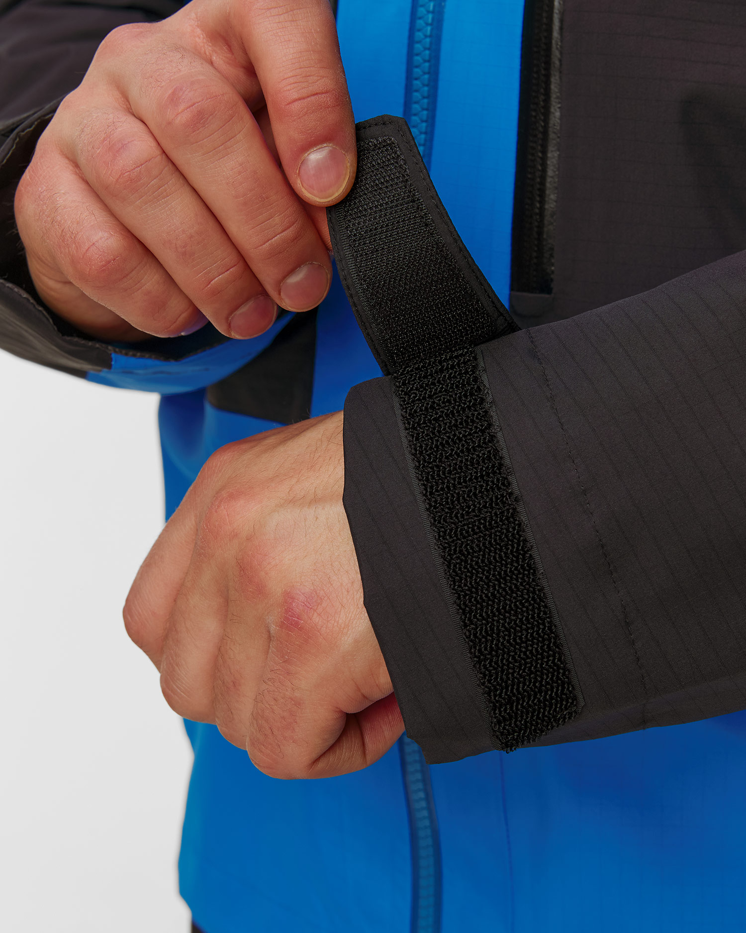 Men's hardshell Mammut Taiss HS Hooded Jacket Men blue-black