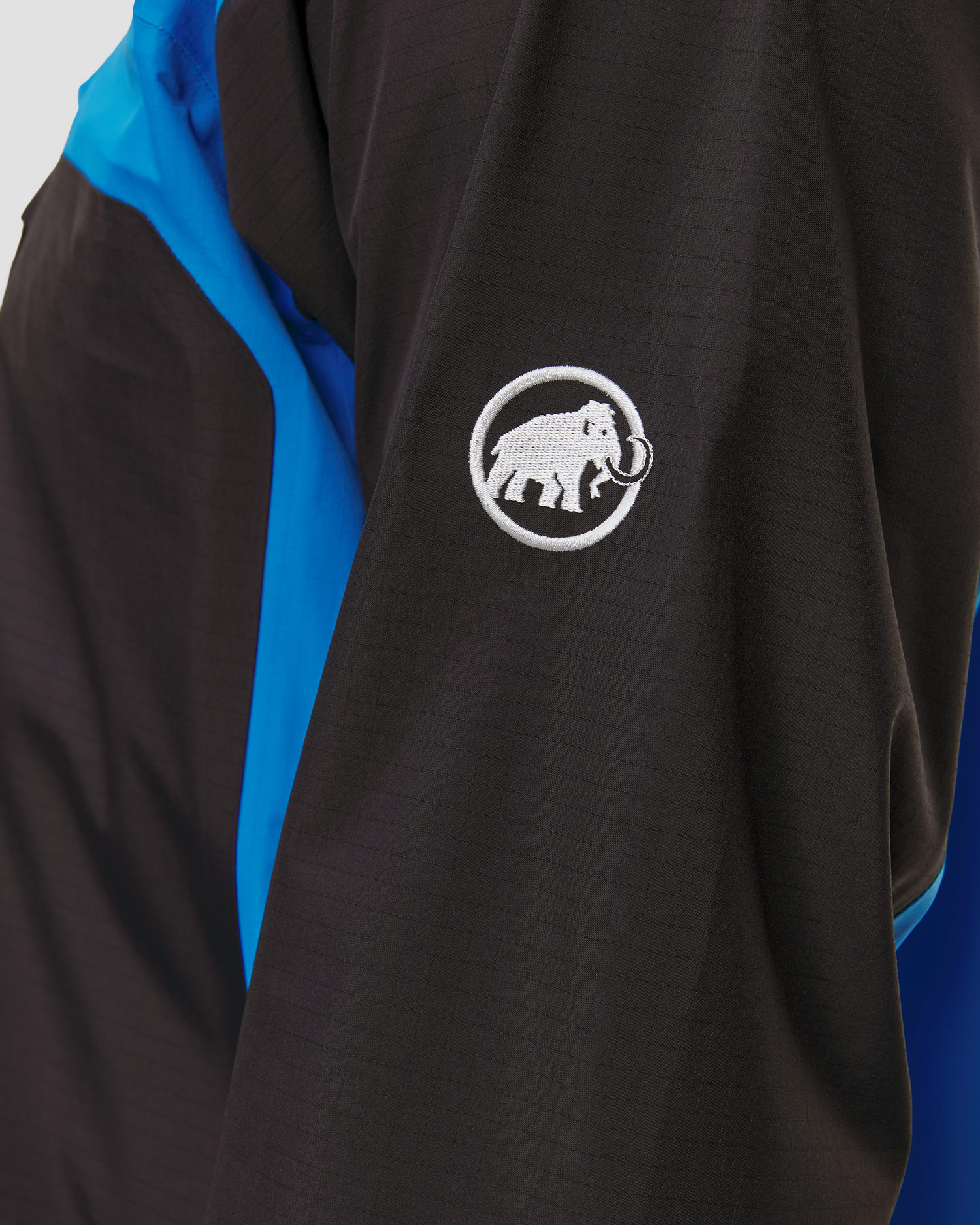 Men's hardshell Mammut Taiss HS Hooded Jacket Men blue-black