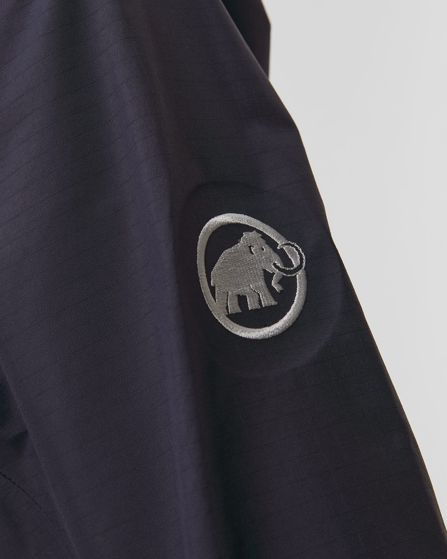 Mammut Taiss HS Hooded Jacket Women Hardshelljacke für Damen in Marineblau