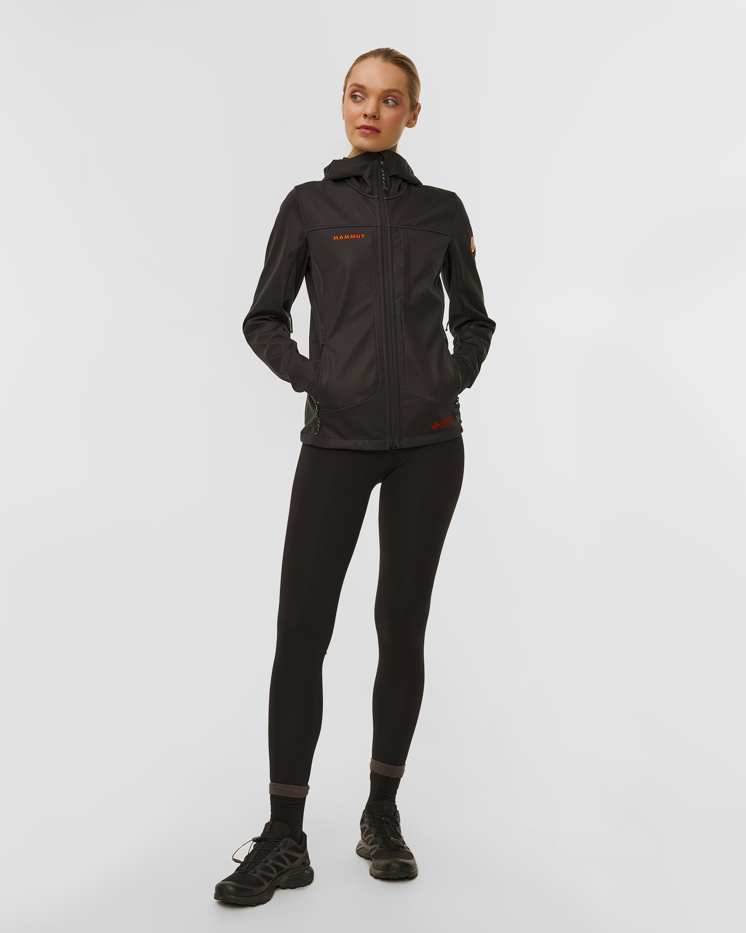 Softshellová dámská bunda Mammut Ultimate VIII SO Hooded Jacket Women 25 Years v černé barvě