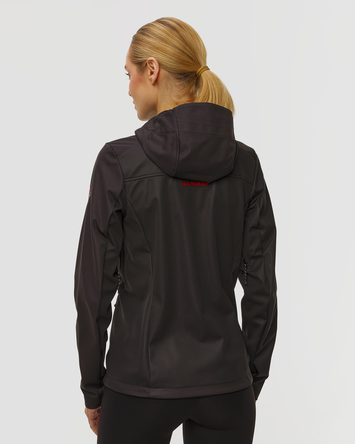 Softshellová dámská bunda Mammut Ultimate VIII SO Hooded Jacket Women 25 Years v černé barvě