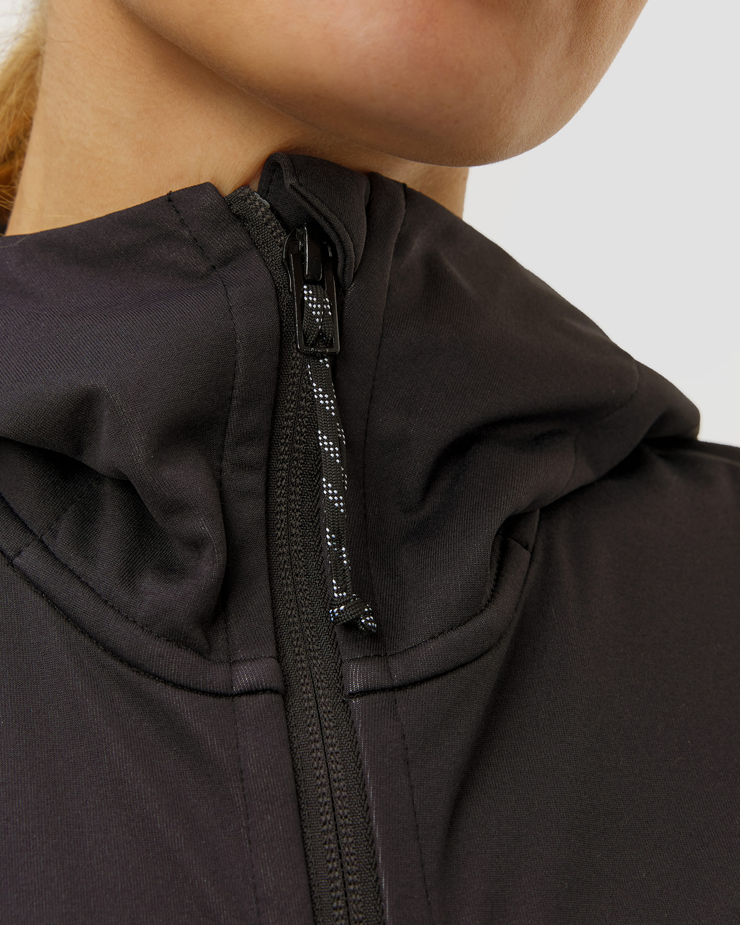 Softshellová dámská bunda Mammut Ultimate VIII SO Hooded Jacket Women 25 Years v černé barvě