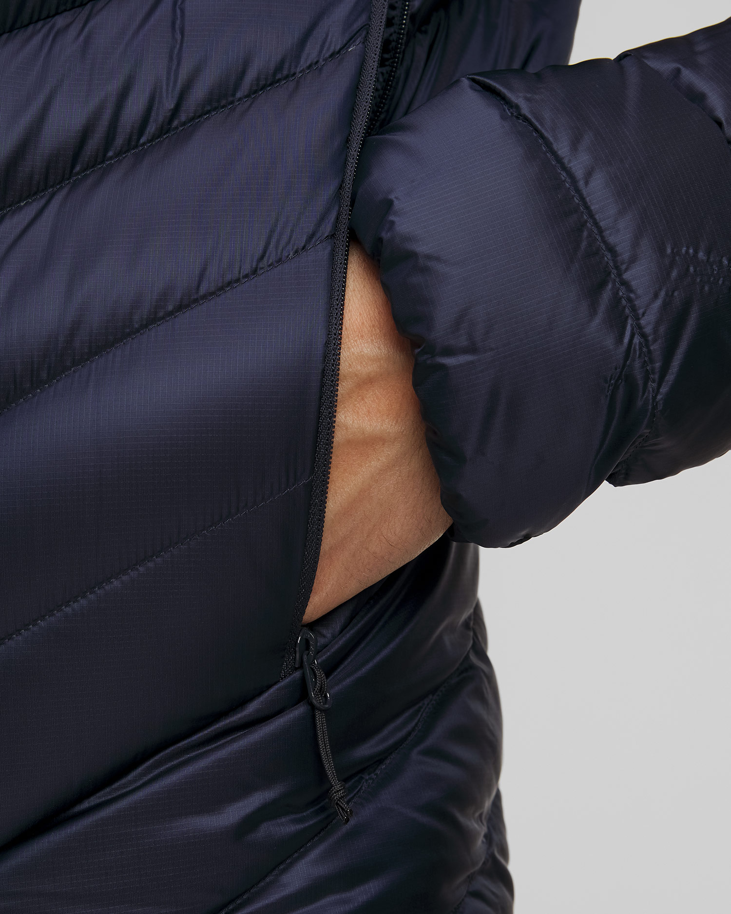 Tmavě modrá pánská péřová bunda Mammut Broad Peak IN