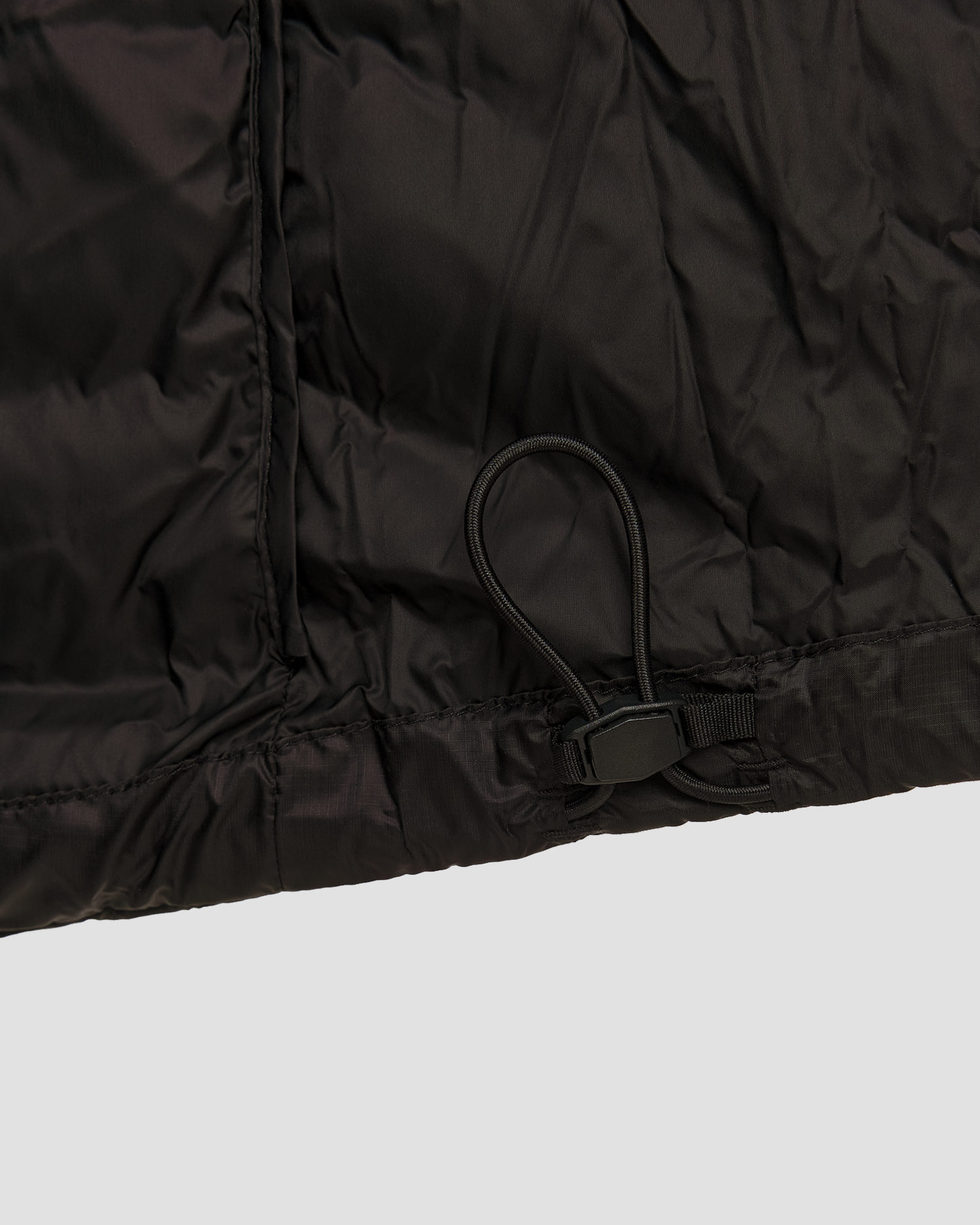 Péřová pánská bunda Mammut Broad Peak IN Hooded Jacket Men v černé barvě