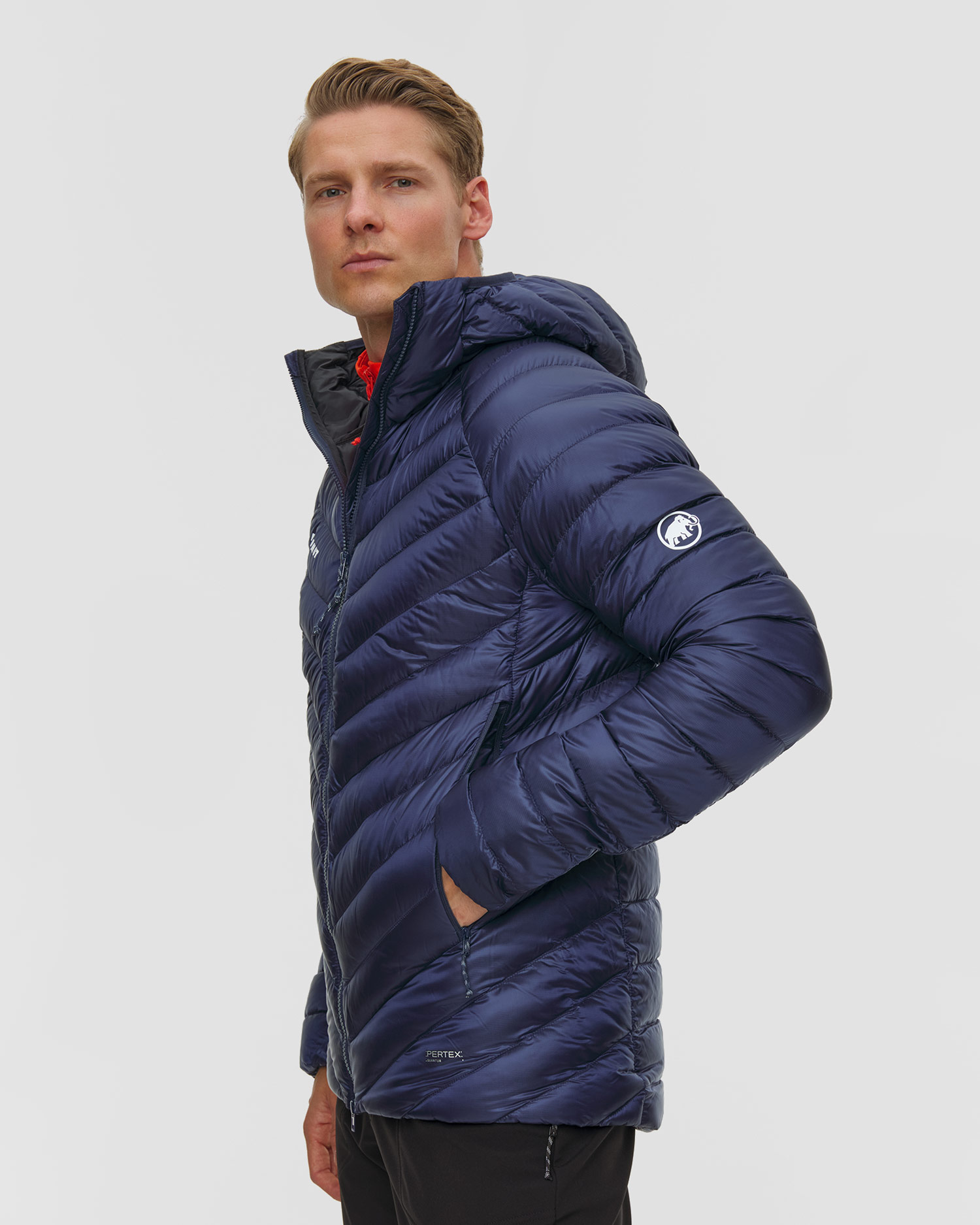 Pánska páperová bunda Mammut Broad Peak IN Hooded Jacket Men tmavomodrá