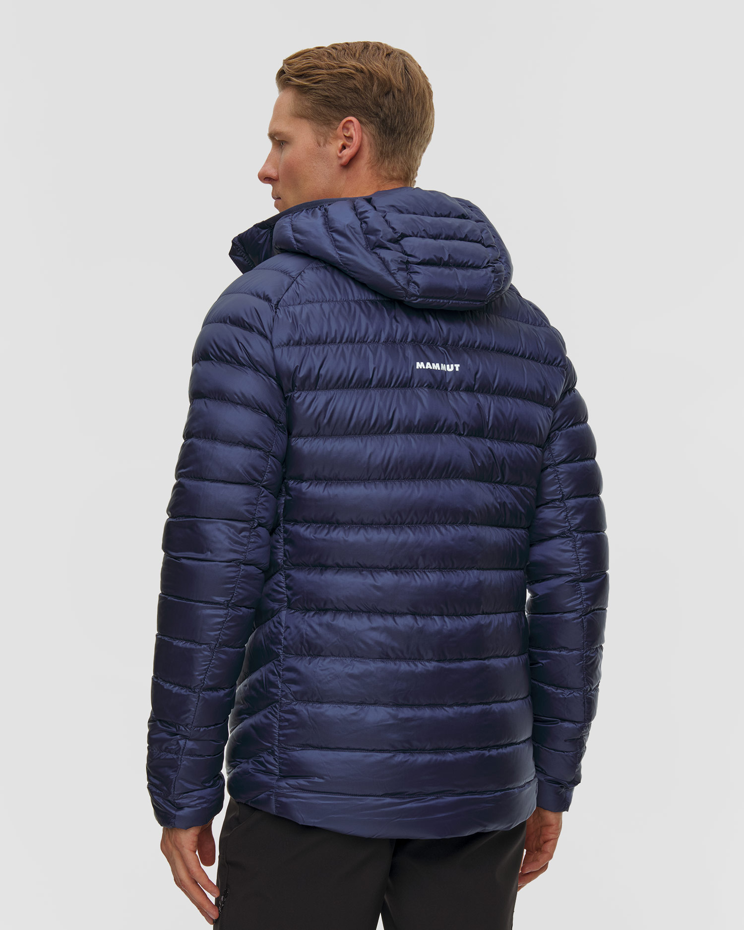 Pánska páperová bunda Mammut Broad Peak IN Hooded Jacket Men tmavomodrá