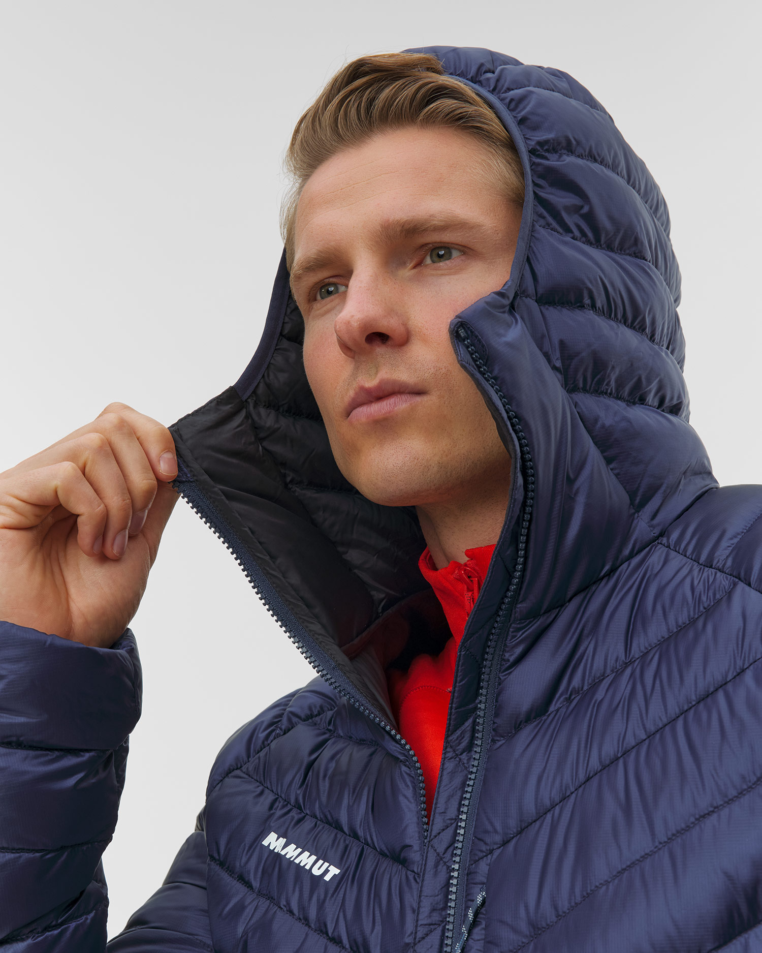 Pánska páperová bunda Mammut Broad Peak IN Hooded Jacket Men tmavomodrá