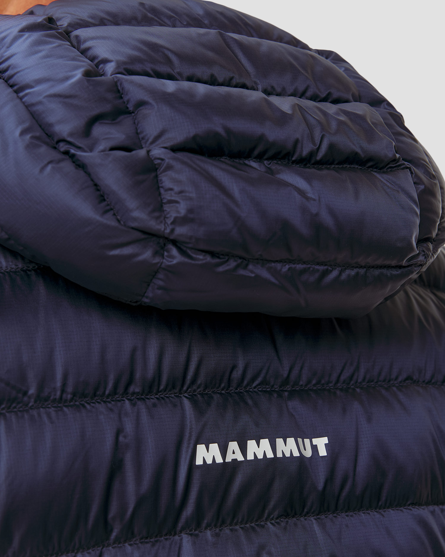 Kurtka puchowa męska Mammut Broad Peak IN Hooded Jacket Men granatowa