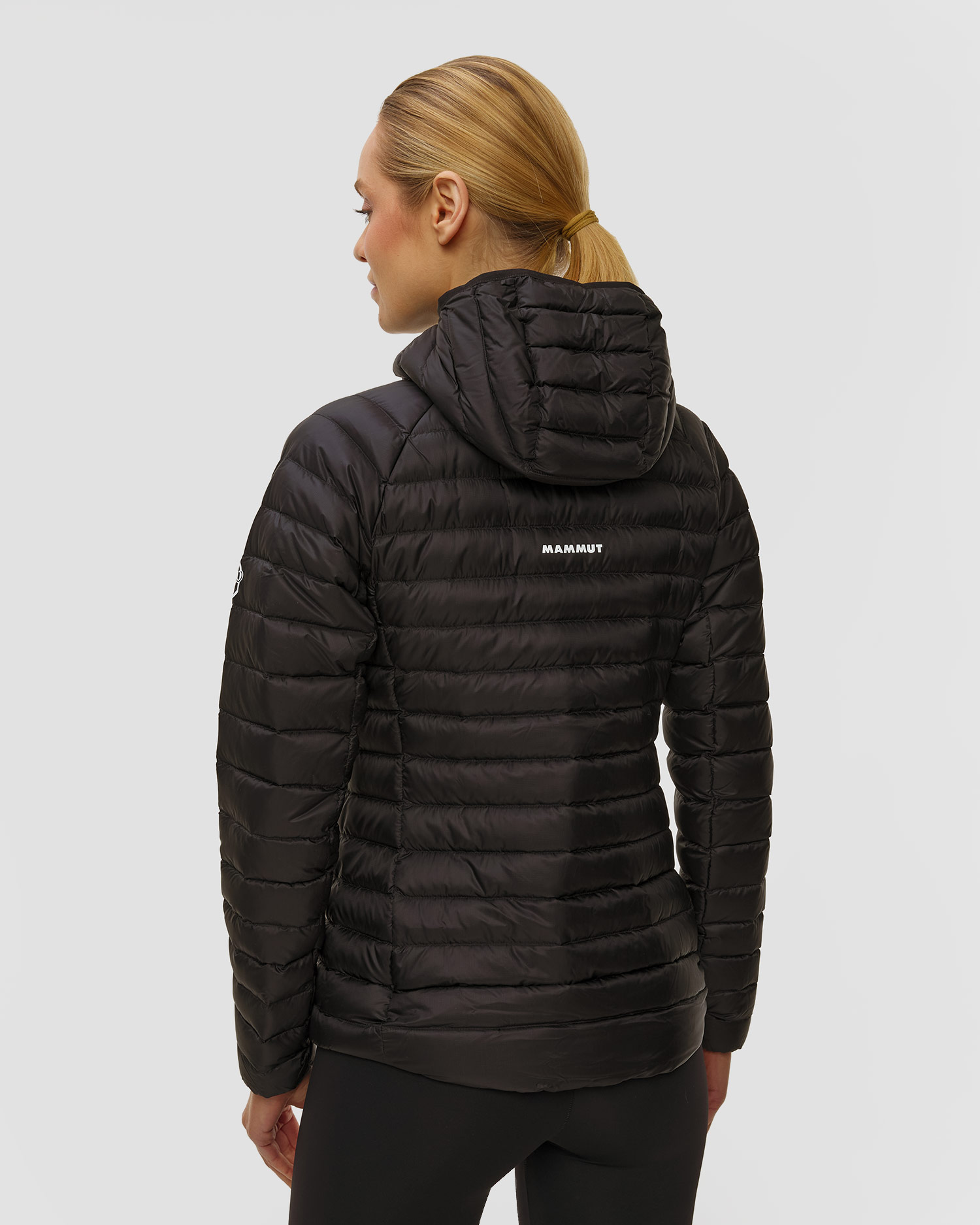 Dámská péřová bunda Mammut Broad Peak IN Hooded Jacket Women v černé barvě