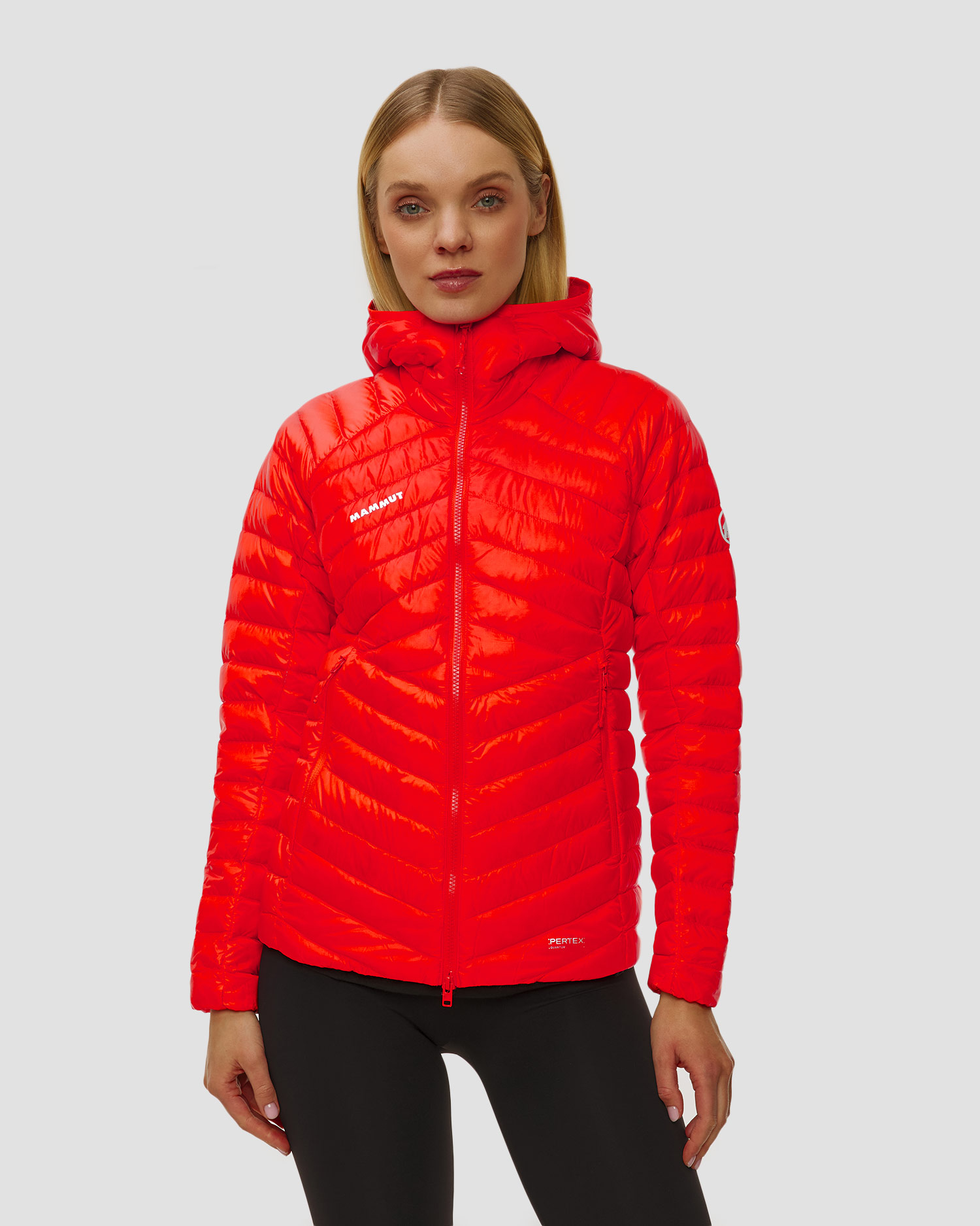 Doudoune rouge pour femmes Mammut Broad Peak IN Hooded Jacket Women