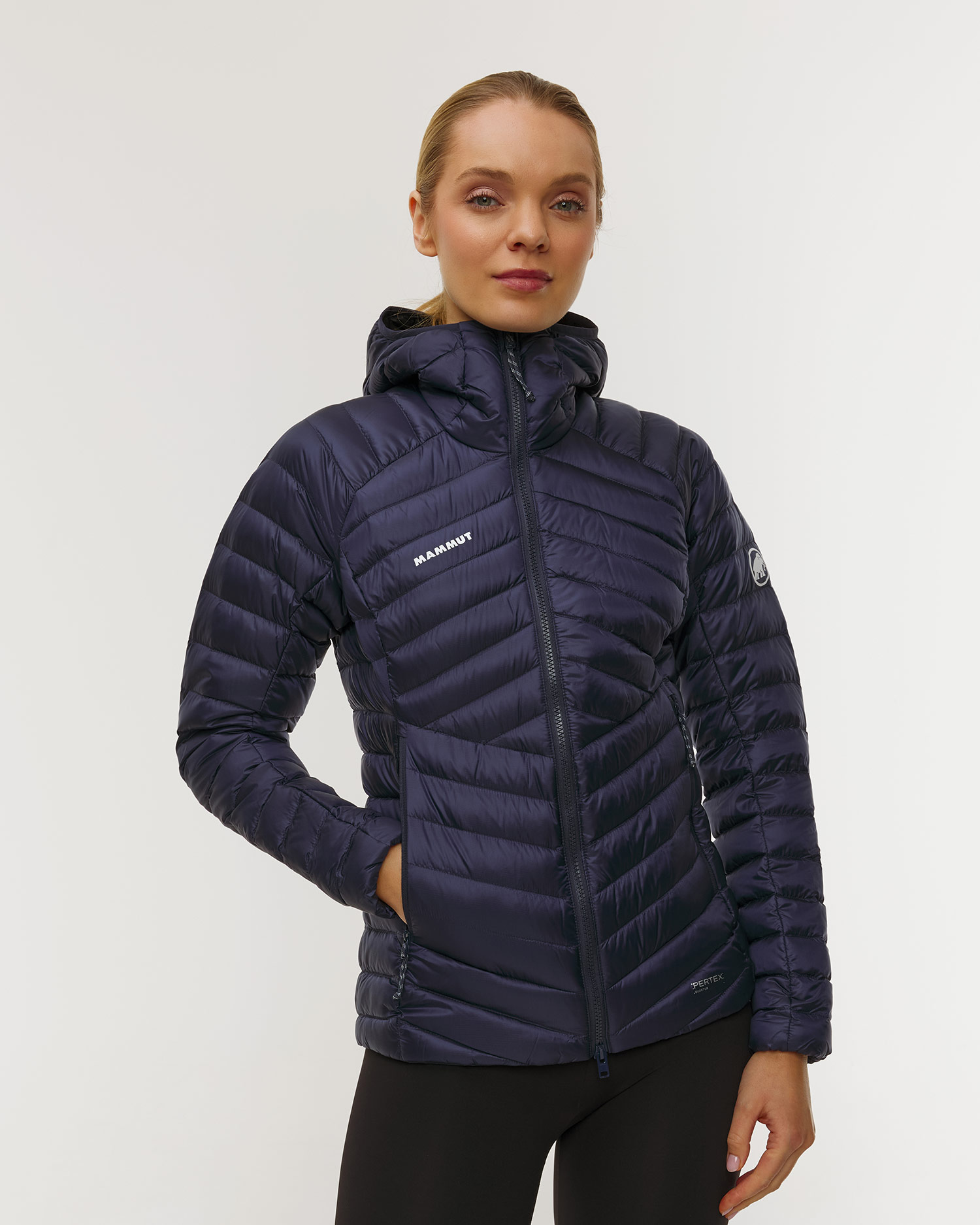 Dámská péřová bunda Mammut Broad Peak IN Hooded Jacket Women v tmavě modré barvě