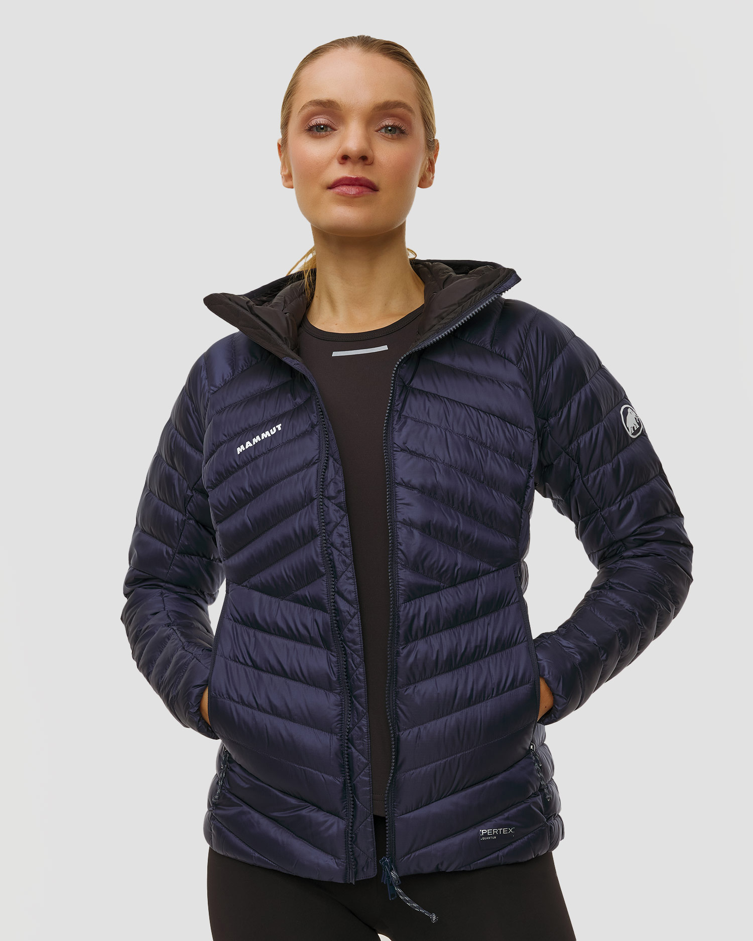 Dámská péřová bunda Mammut Broad Peak IN Hooded Jacket Women v tmavě modré barvě