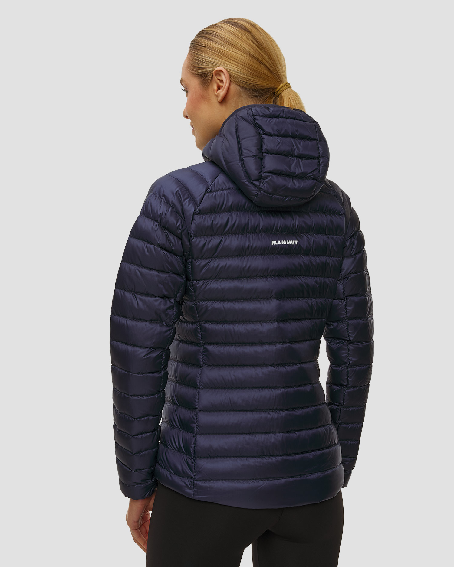 Doudoune bleu marine pour femmes Mammut Broad Peak IN Hooded Jacket Women