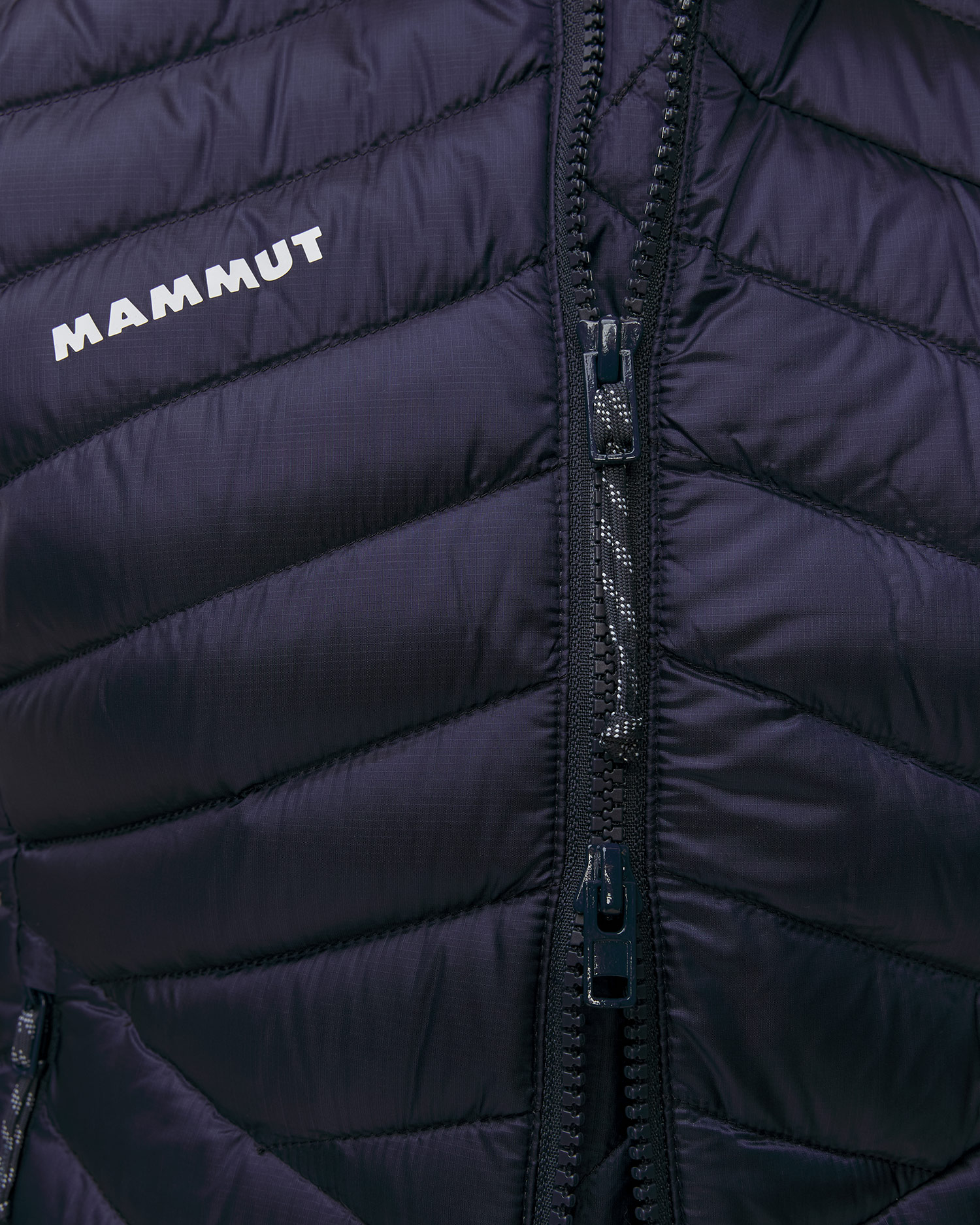 Doudoune bleu marine pour femmes Mammut Broad Peak IN Hooded Jacket Women