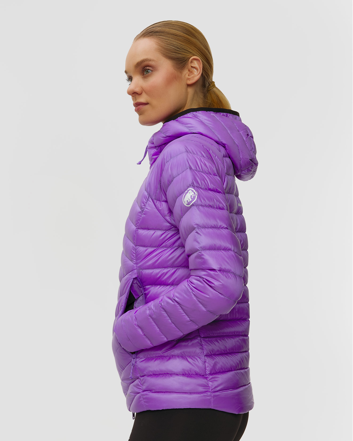 Dámská péřová bunda Mammut Broad Peak IN Hooded Jacket Women ve fialové barvě