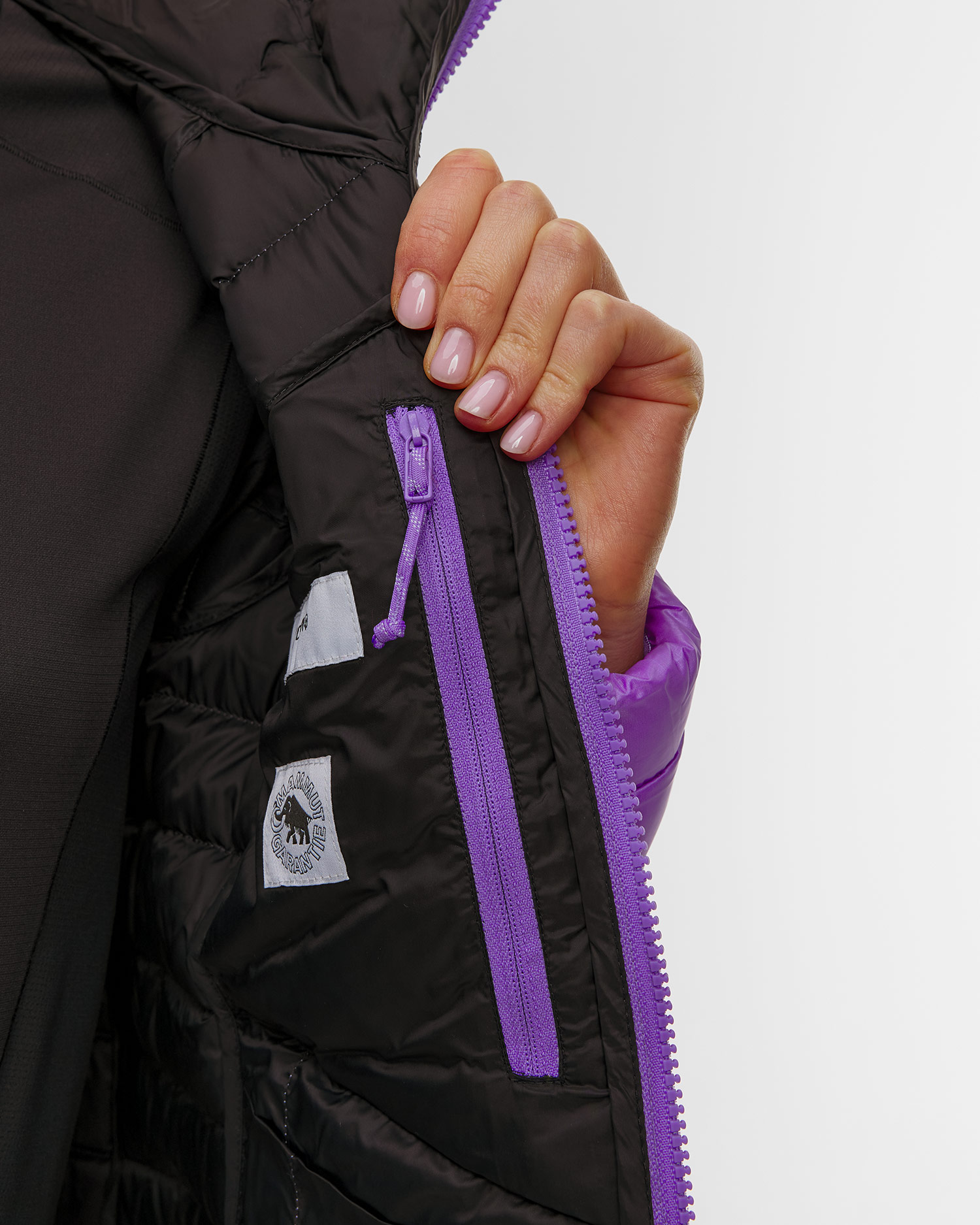 Dámská péřová bunda Mammut Broad Peak IN Hooded Jacket Women ve fialové barvě