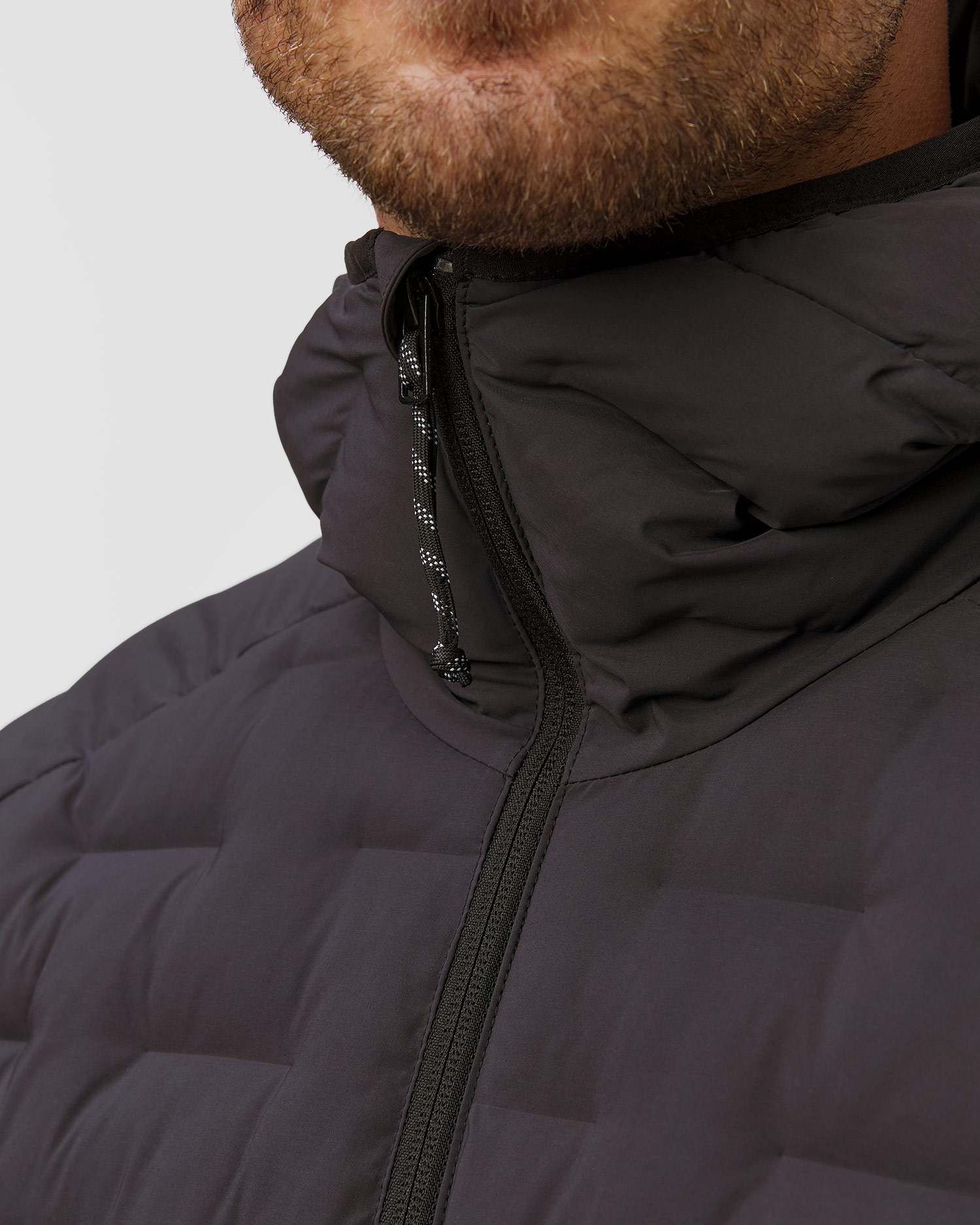 Pánská zateplená bunda Mammut Sender IN Hooded Jacket Men v Černé Barvě