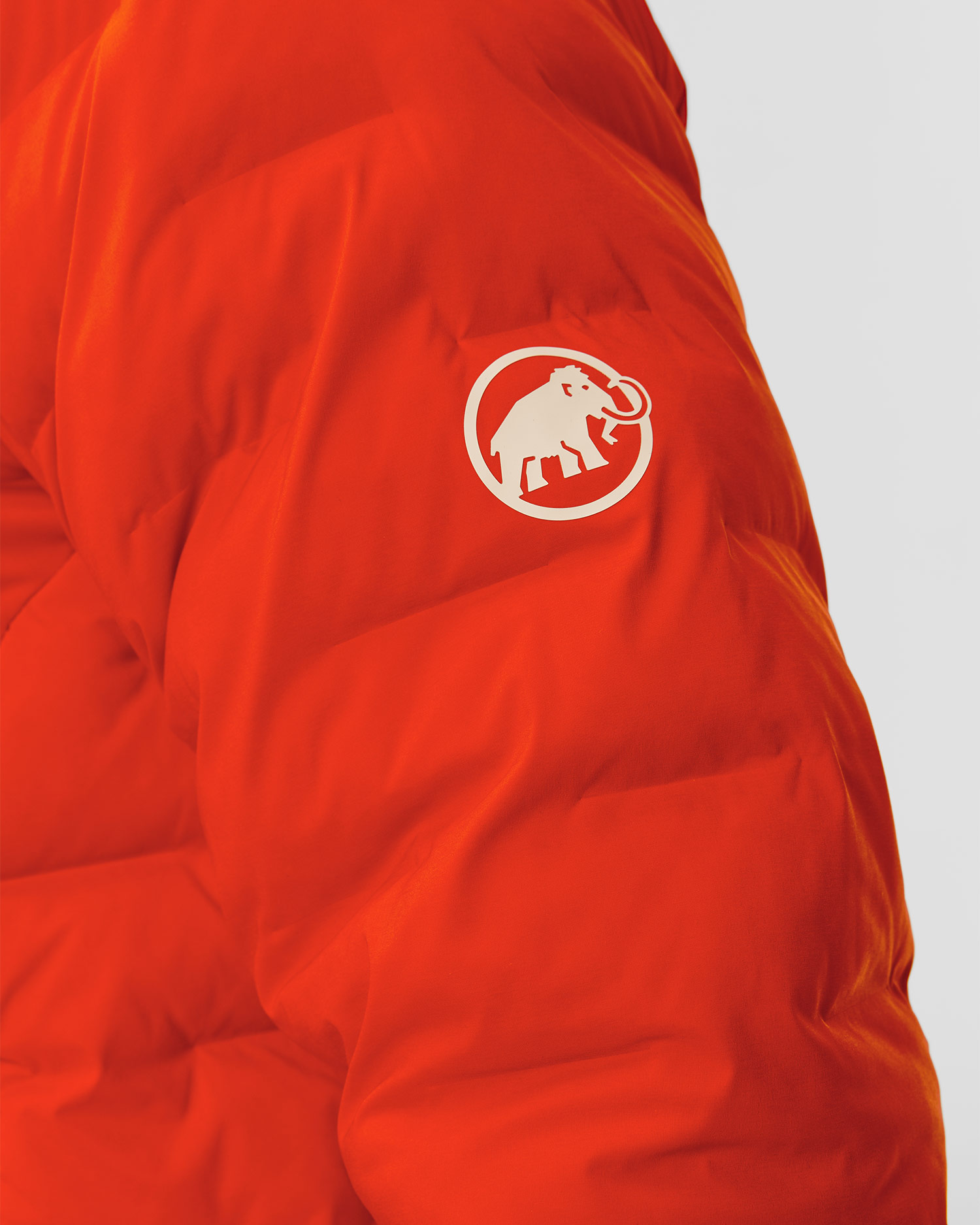 Zateplená červená pánská bunda Mammut Sender IN Hooded Jacket Men