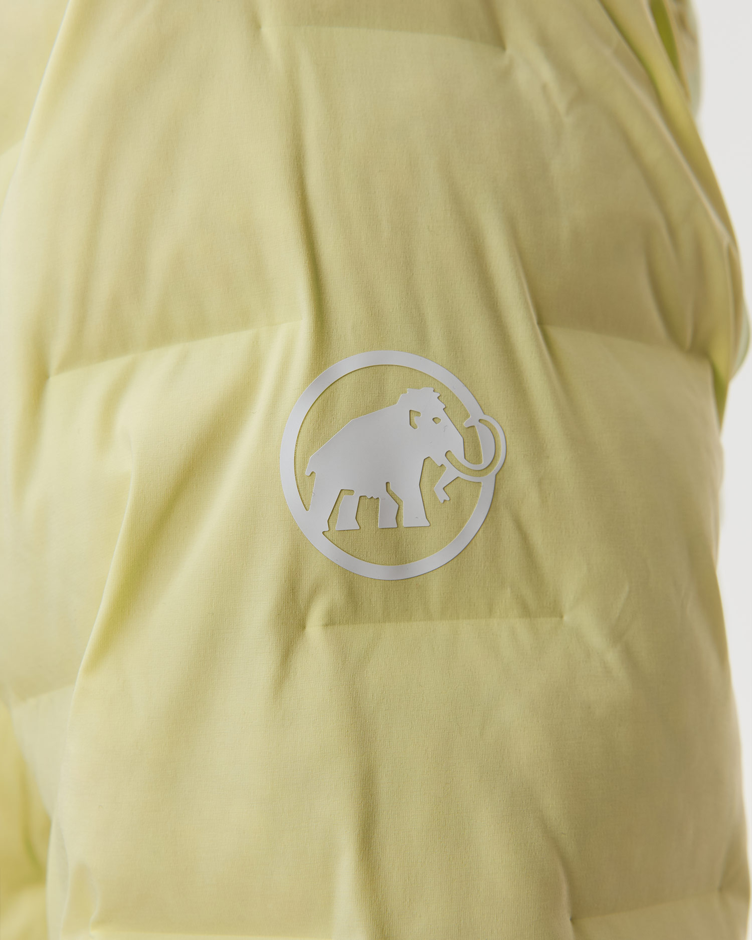 Pánská zateplená bunda Mammut Sender IN Hooded Jacket Women ve žluté barvě