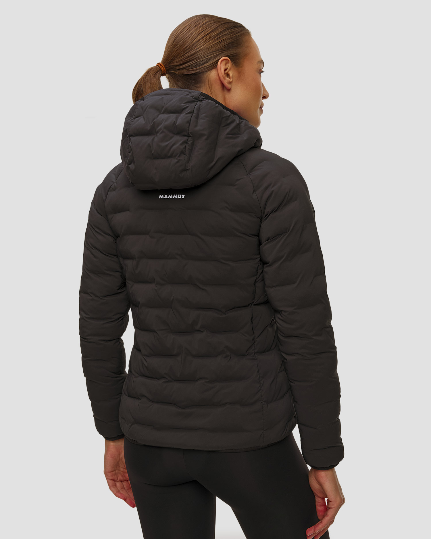 Pánská zateplená bunda Mammut Sender IN Hooded Jacket Women v černé barvě