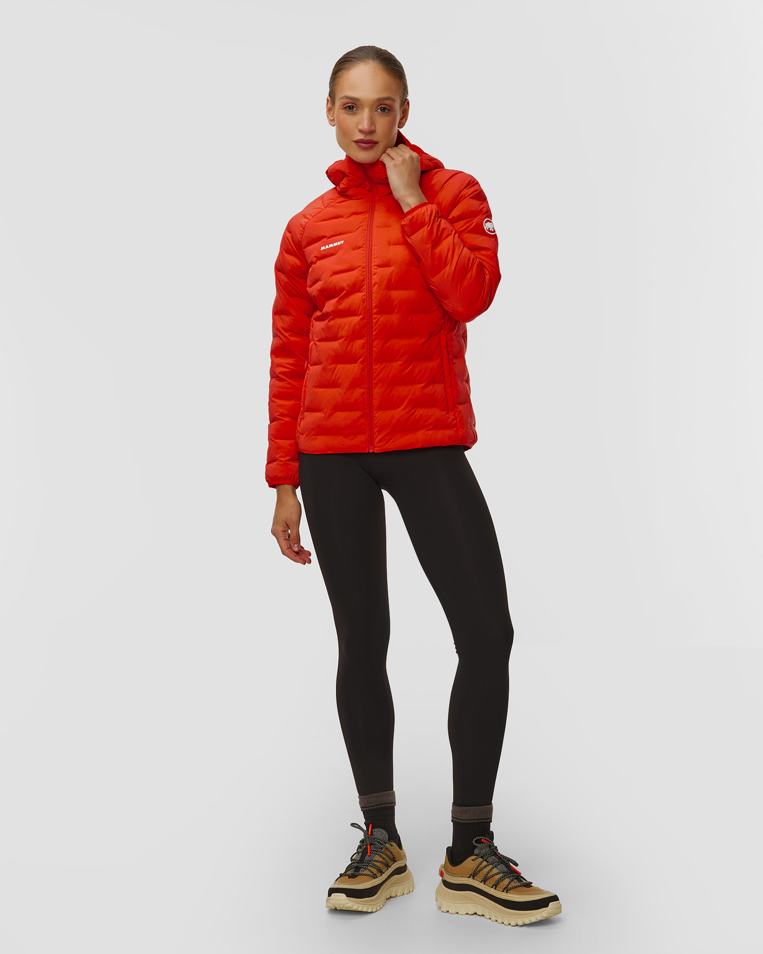 Pánská zateplená bunda Mammut Sender IN Hooded Jacket Women v červené barvě