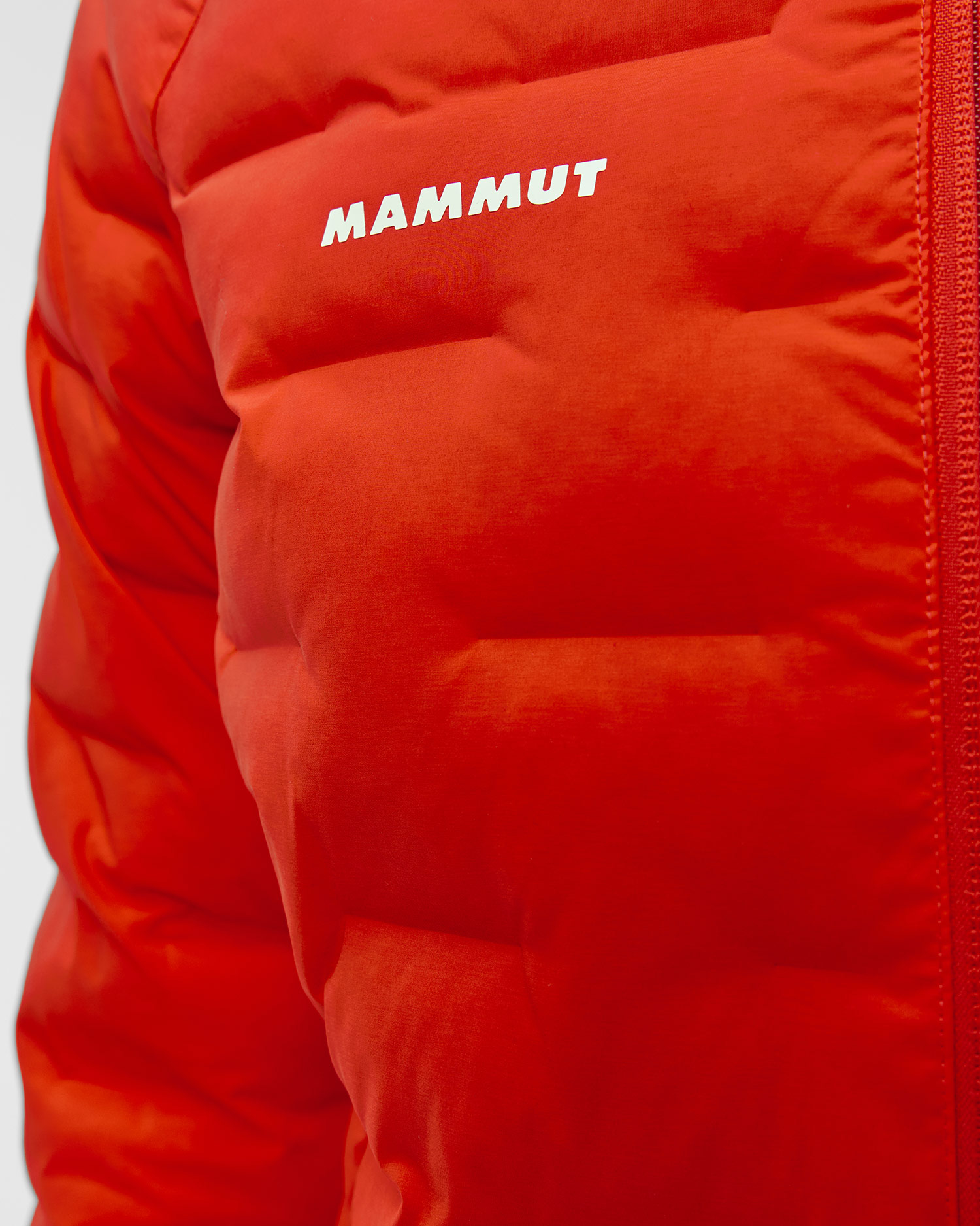 Pánská zateplená bunda Mammut Sender IN Hooded Jacket Women v červené barvě