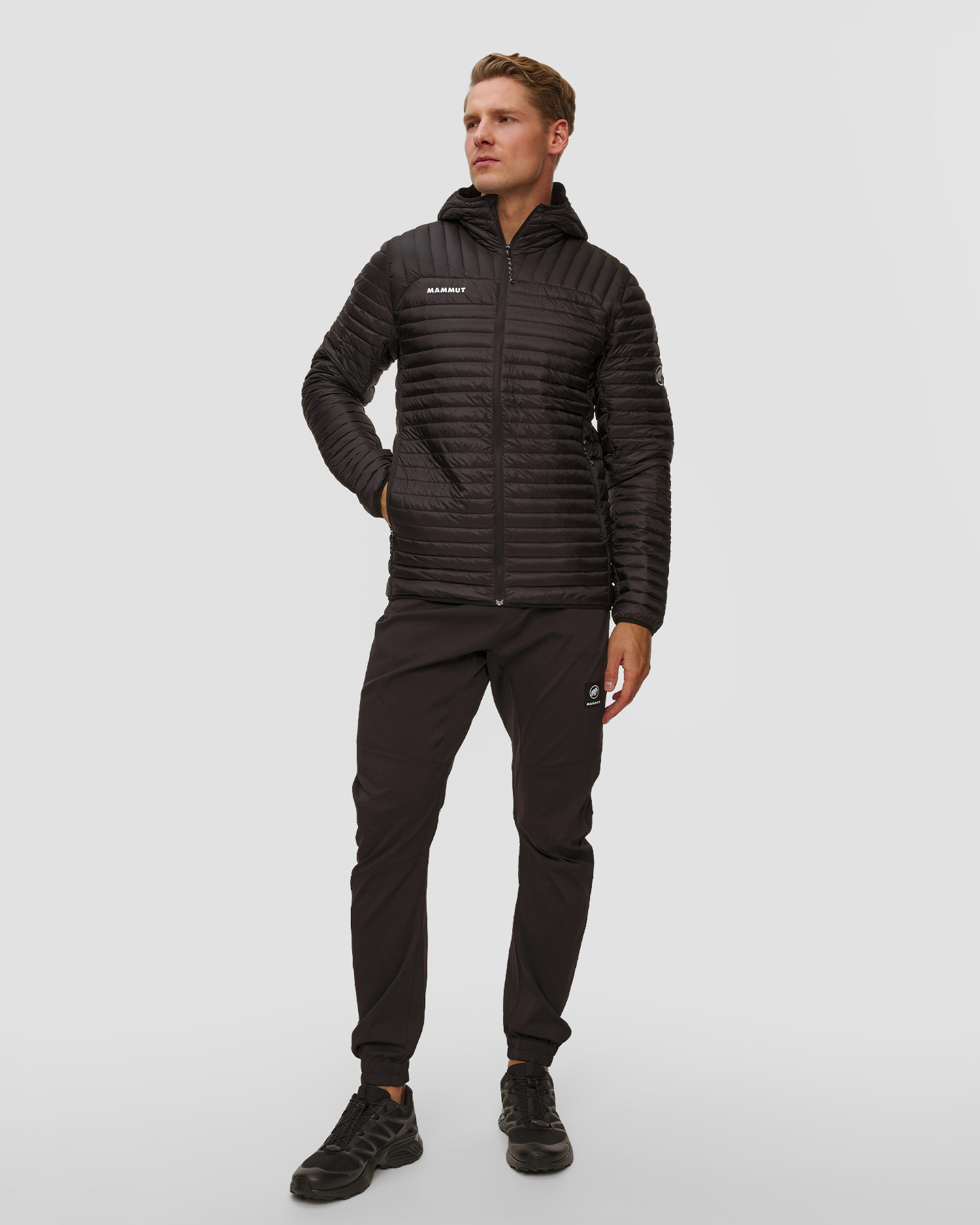 Doudoune noire pour hommes Mammut Broad Peak Light IN Hooded Jacket Men