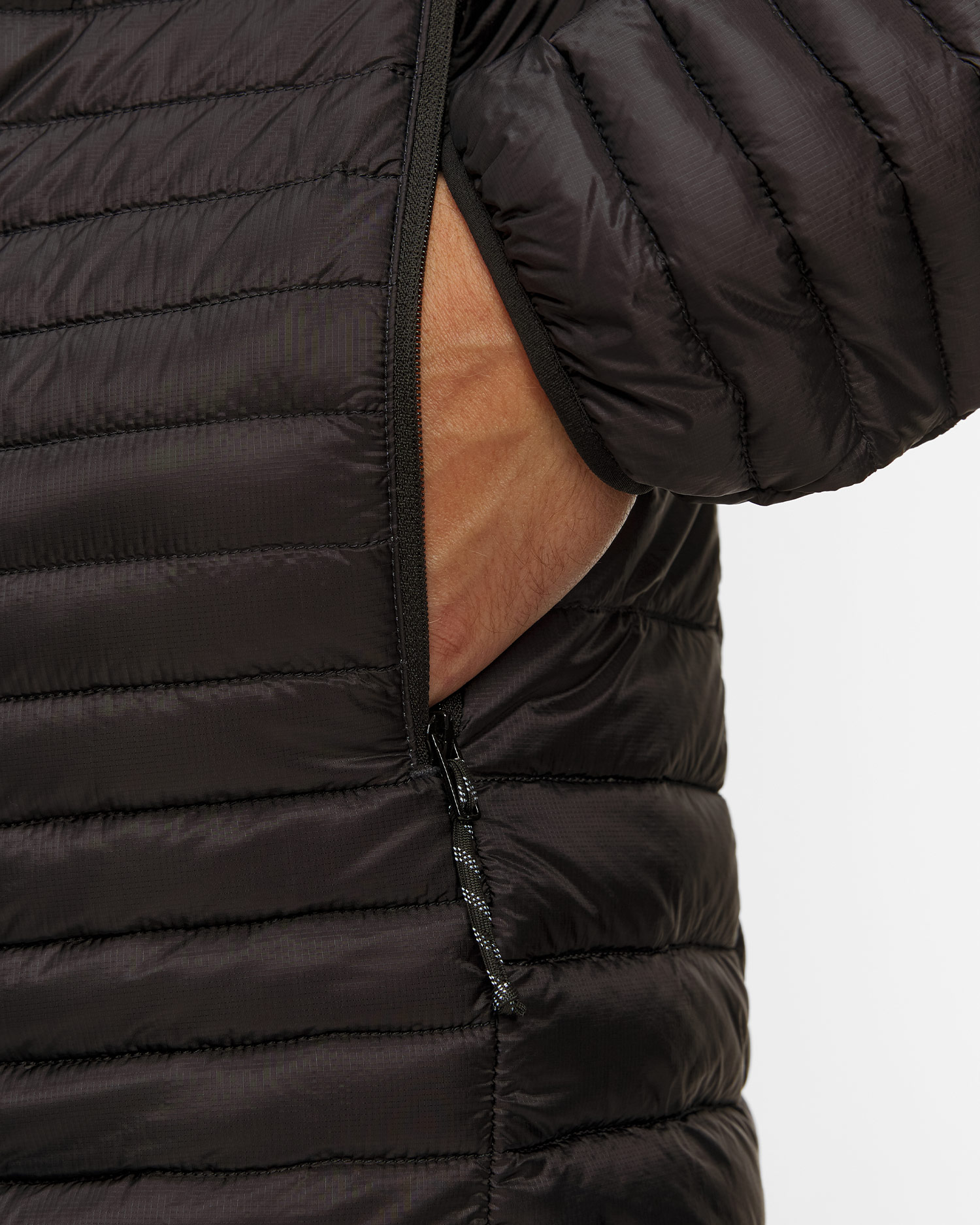 Doudoune noire pour hommes Mammut Broad Peak Light IN Hooded Jacket Men