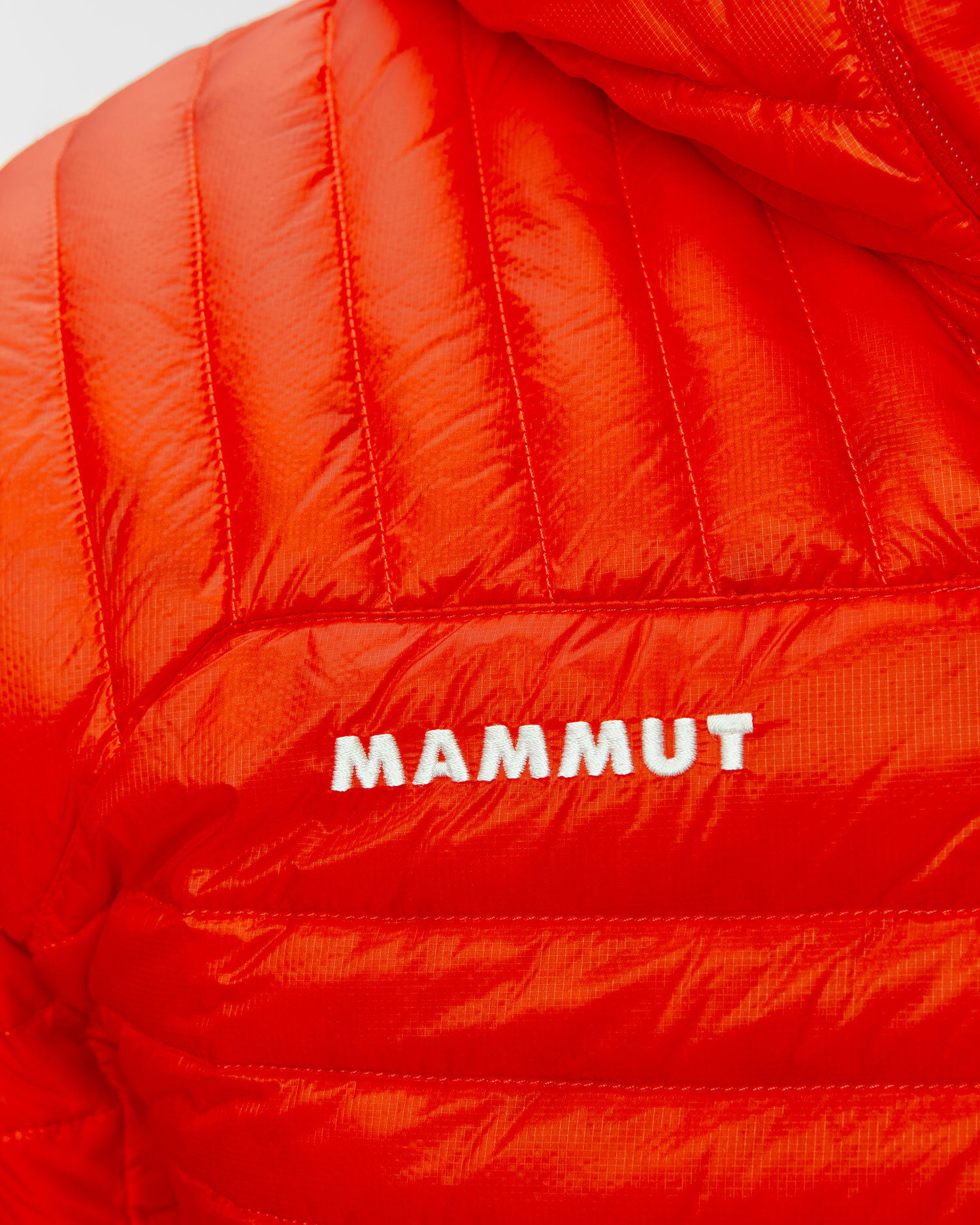 Doudoune rouge pour hommes Mammut Broad Peak Light IN Hooded Jacket Men