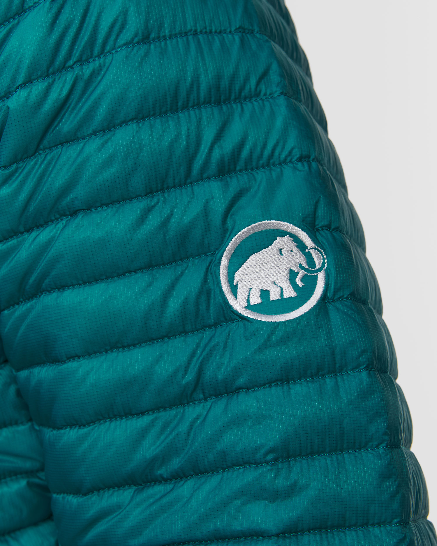 Doudoune bleue pour hommes Mammut Broad Peak Light IN Hooded Jacket Men