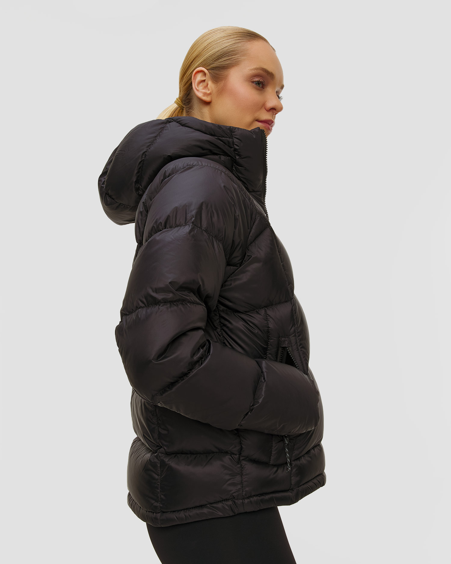 Dámská péřová bunda Mammut Glacier Glow IN Hooded Jacket Women v černé barvě