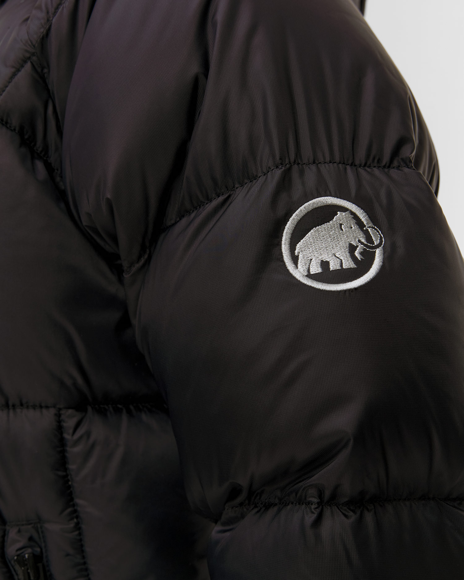 Dámská péřová bunda Mammut Glacier Glow IN Hooded Jacket Women v černé barvě