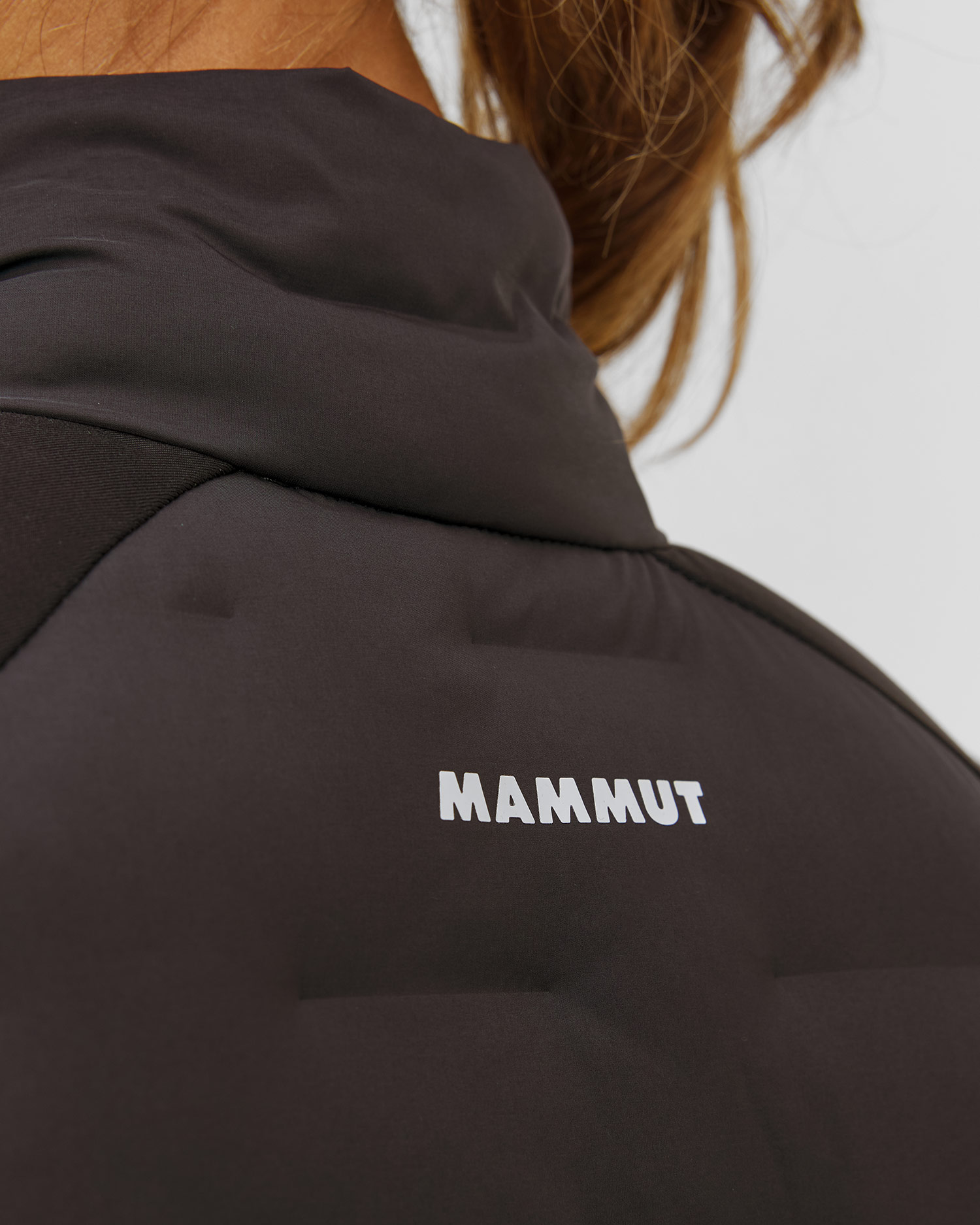 Veste hybride noire pour femmes Mammut Sender In Hybrid Jacket Women