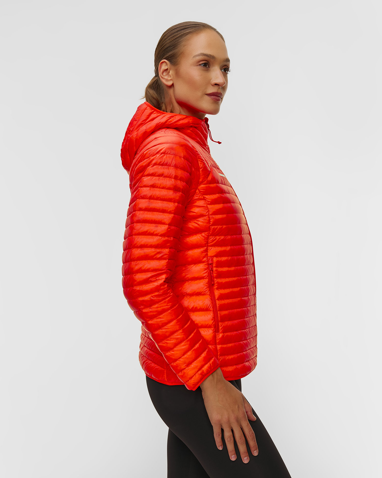 Péřová dámská bunda Mammut Broad Peak Light IN Hooded Jacket Women v červené barvě