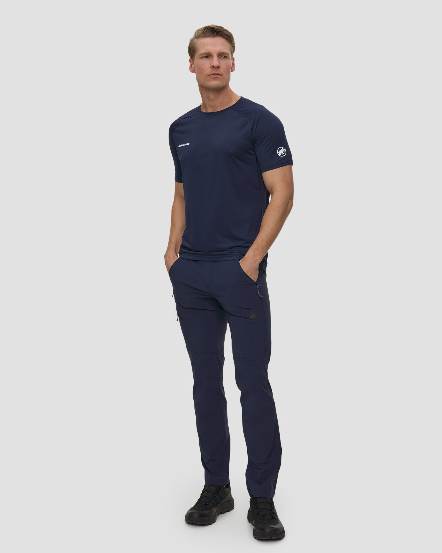 Pantalon de trekking bleu marine pour hommes Mammut Runbold IV Pants