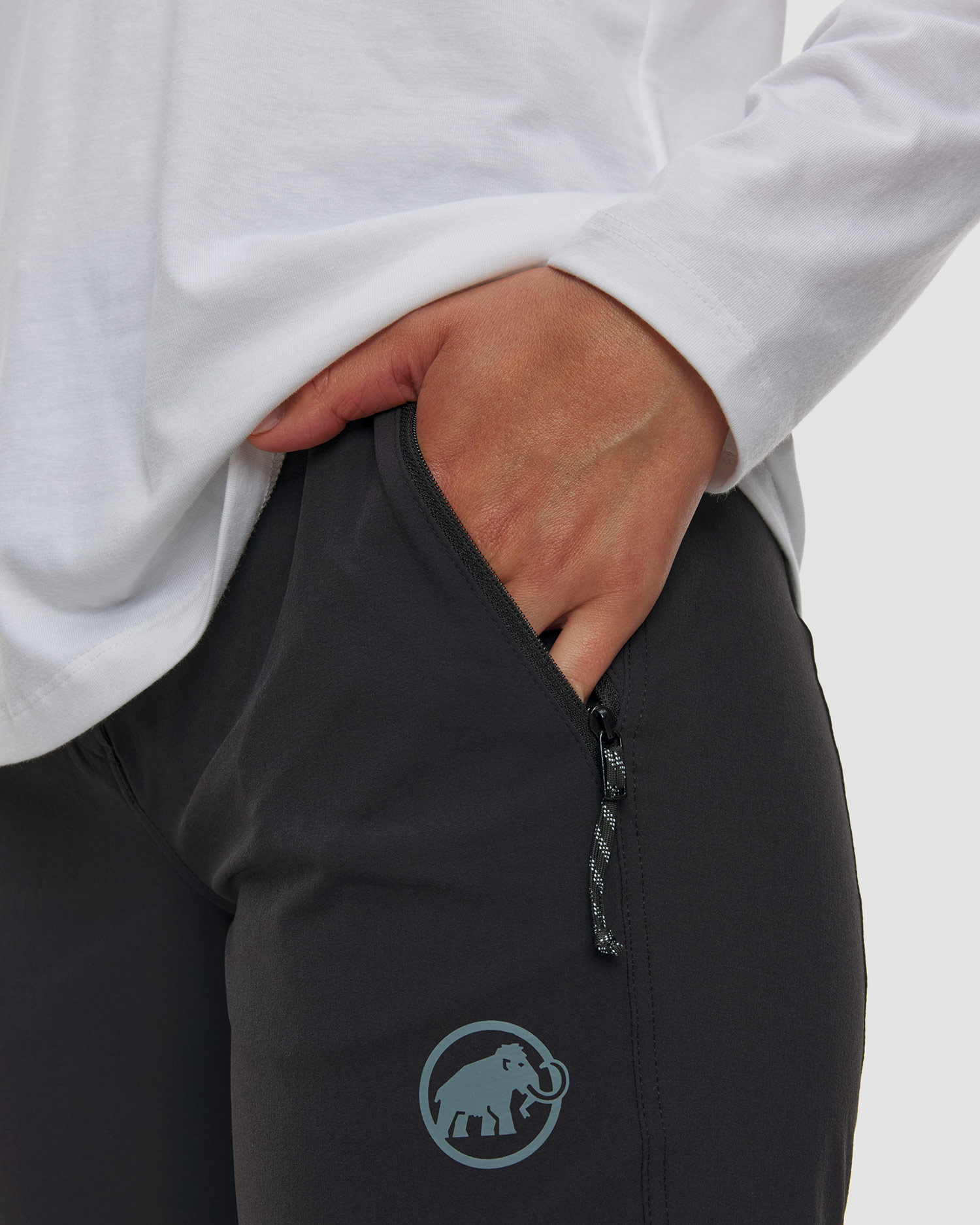 Pantalon de trekking noir pour femmes Mammut Runbold IV Pants