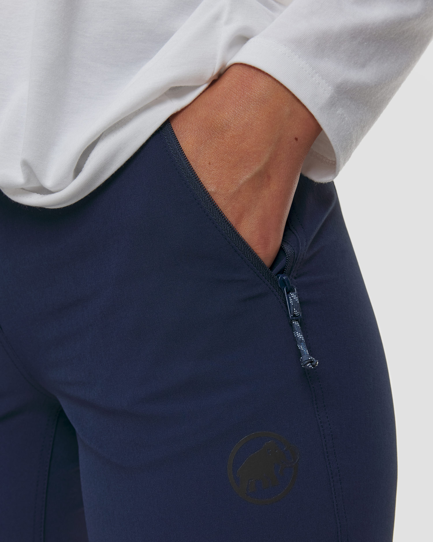 Pantalon de trekking bleu marine pour femmes Mammut Runbold IV Pants