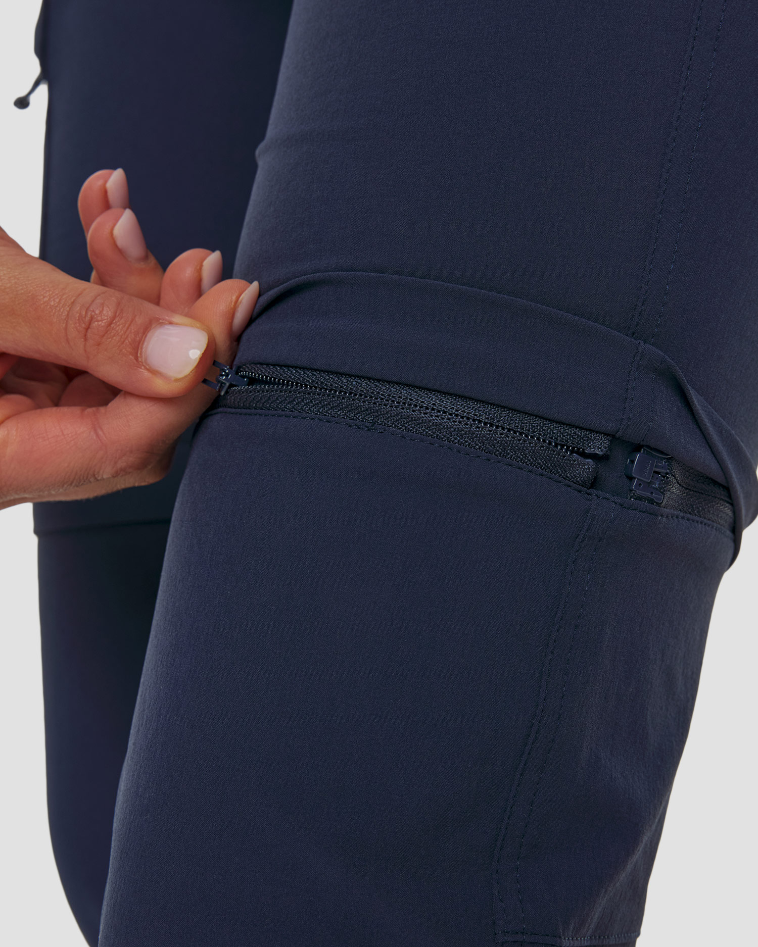 Pantalon de trekking bleu marine 2 en 1 pour femmes Mammut Runbold IV Zip Off Pants