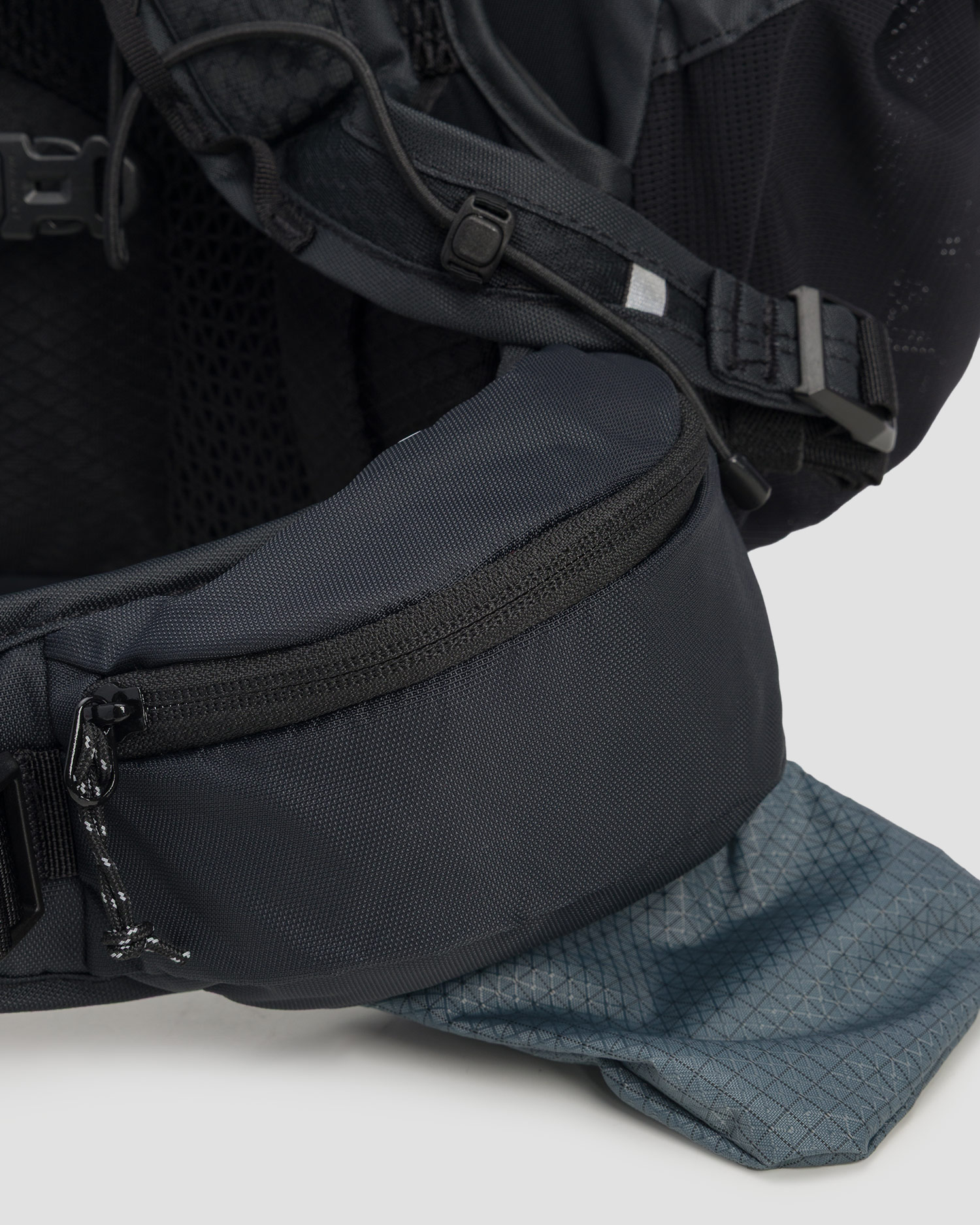 Zaino turistico da donna Mammut Ducan 22 grigio-blu-nero