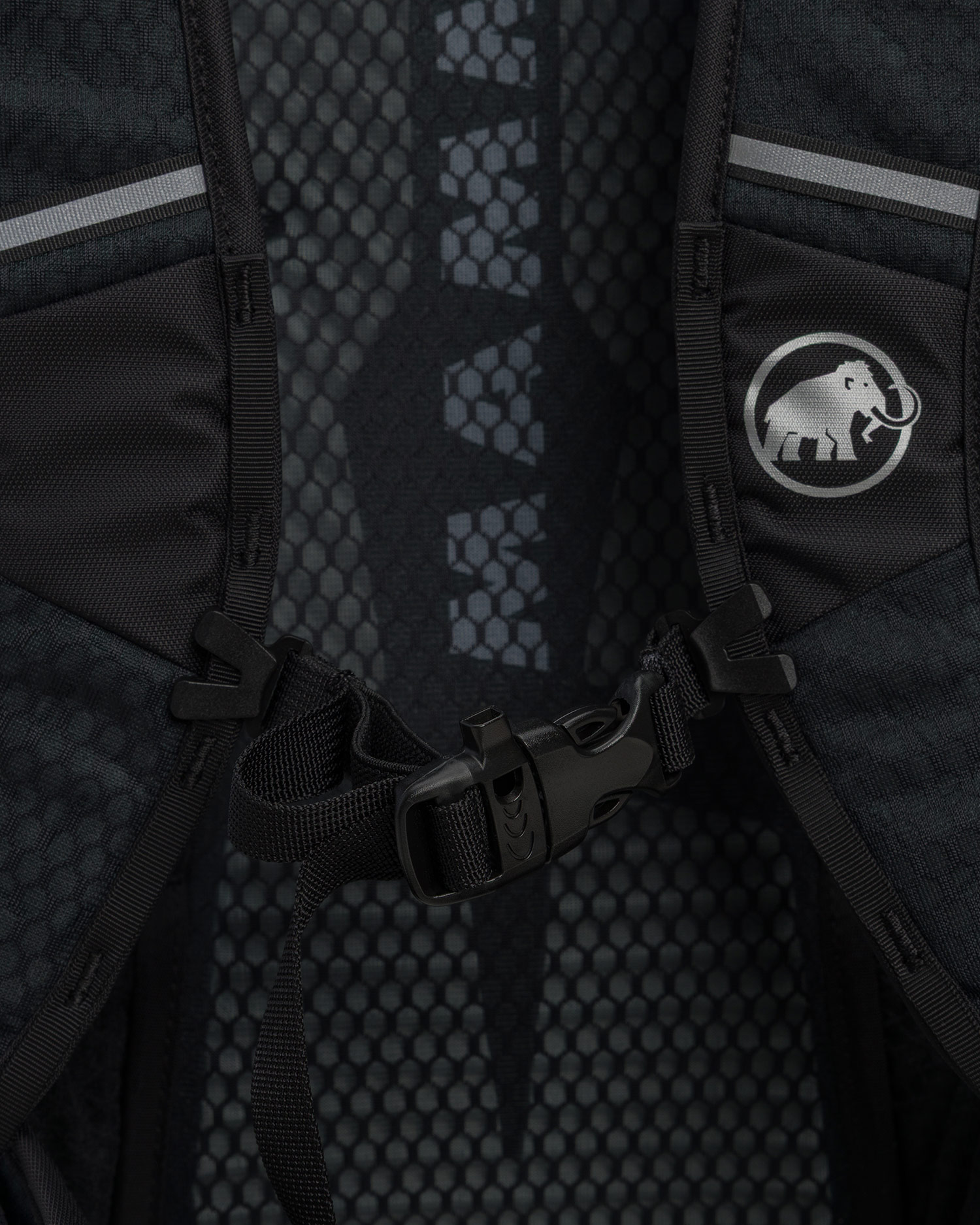 Sac à dos violet et noir pour femmes Mammut Lithium 15