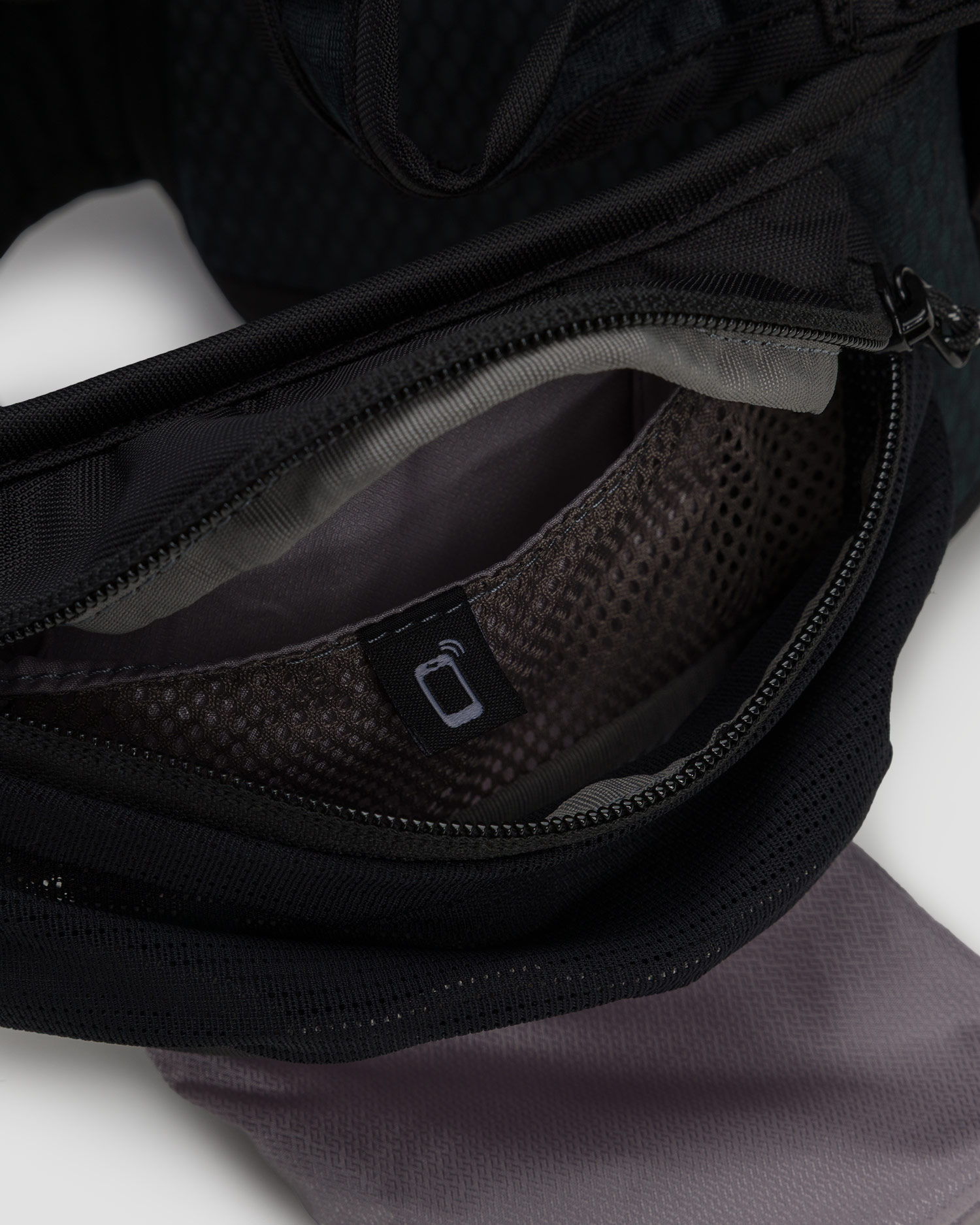 Sac à dos violet et noir pour femmes Mammut Lithium 15