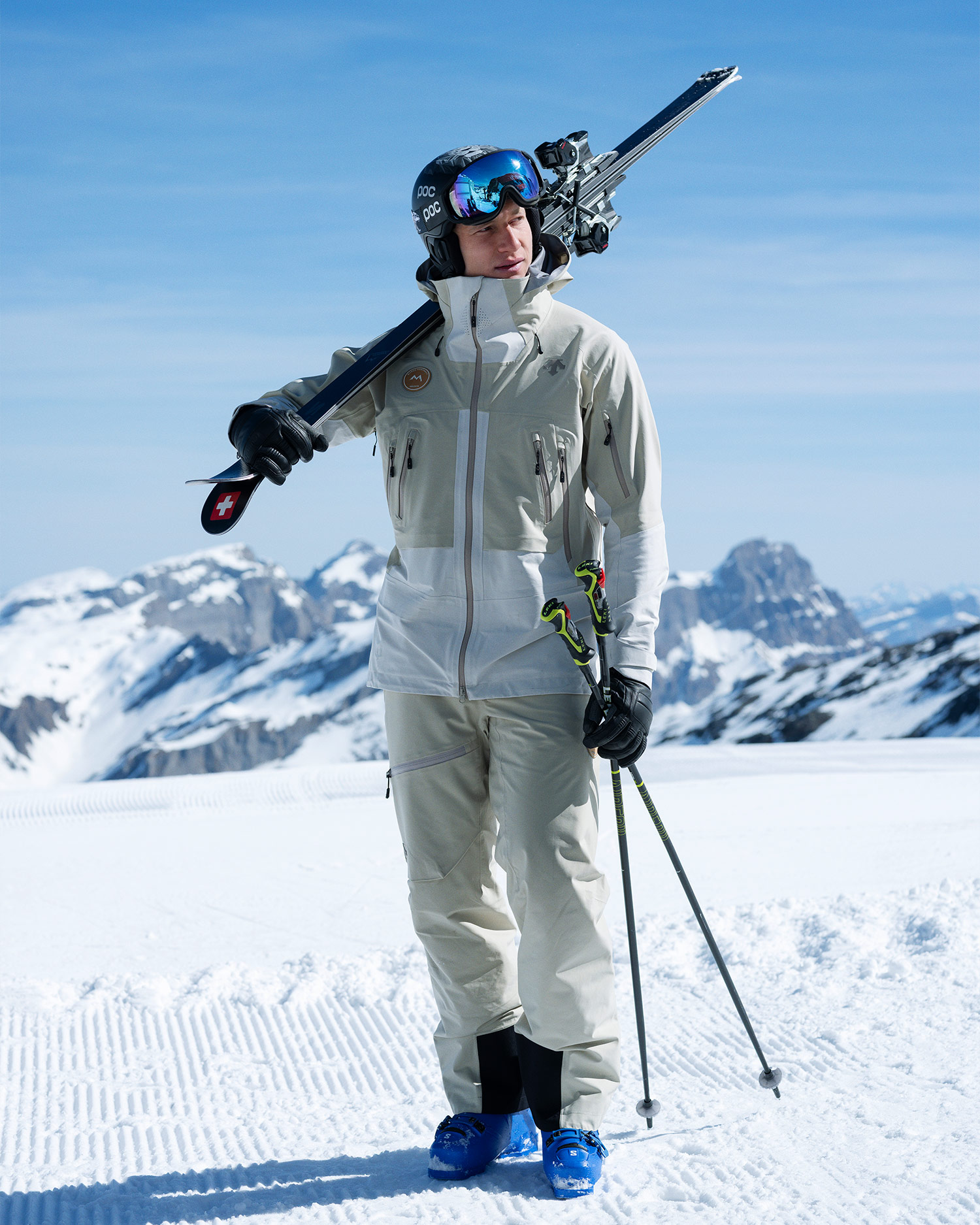 Pánska midlayer bunda Descente Light Insulation Hoodie čierna