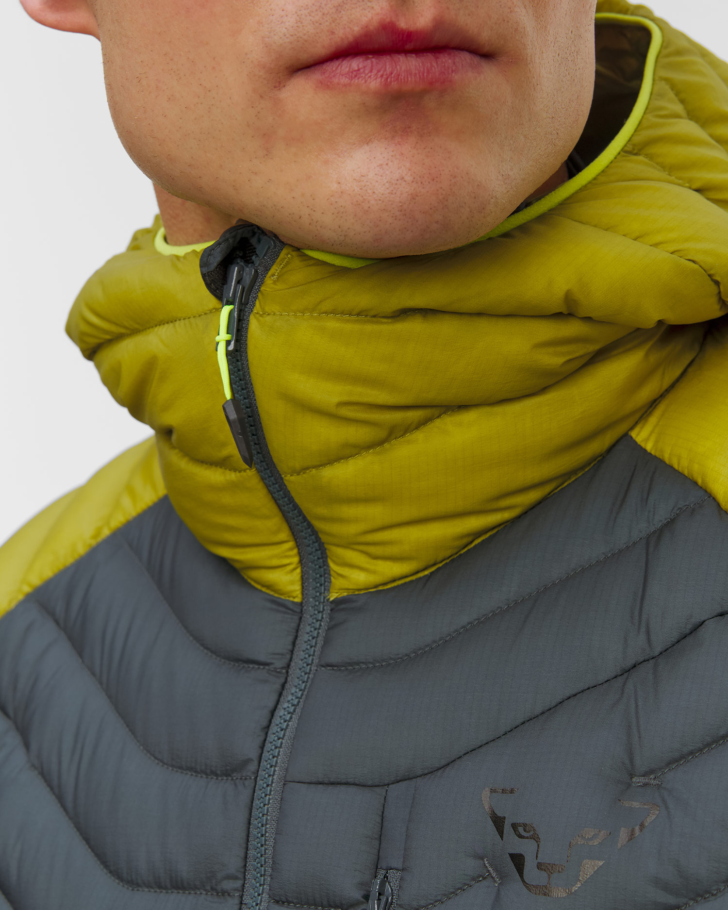 Dynafit Radical Down RDS M Hood Jkt Herren-Daunenjacke in Grau und Gelb