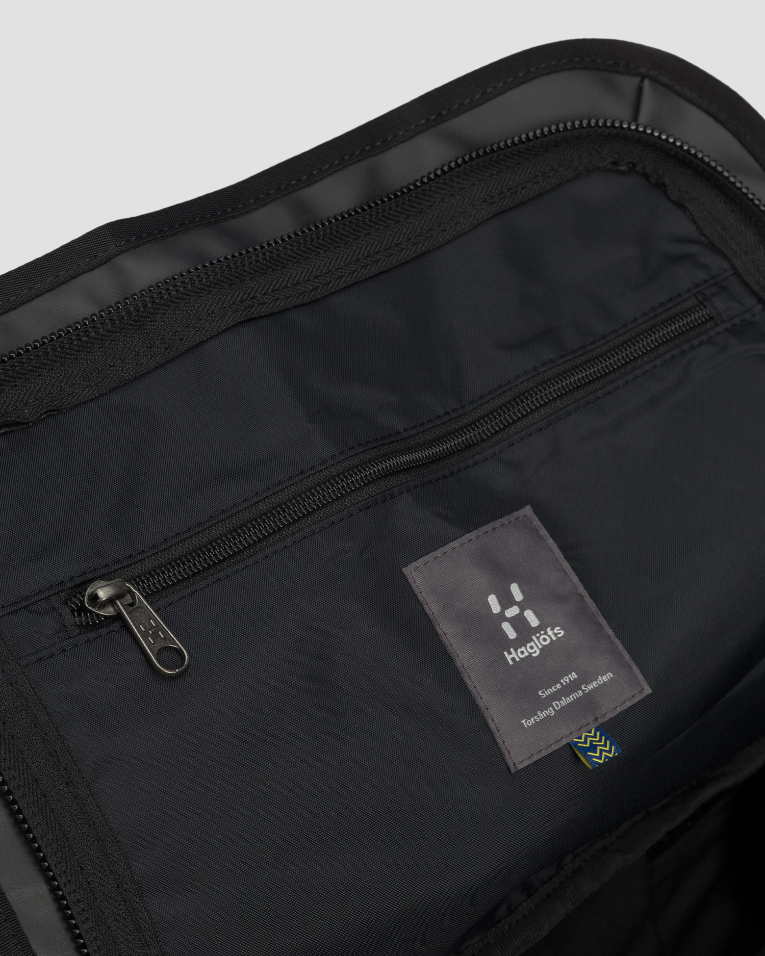 Travelling bag Haglofs Lava 30 black