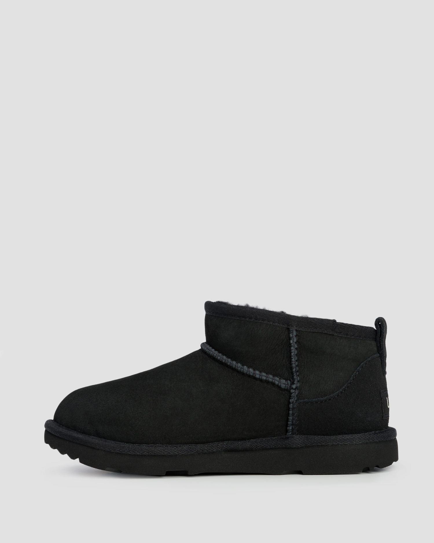Dětské zimní boty UGG Classic Ultra Mini v Černé Barvě