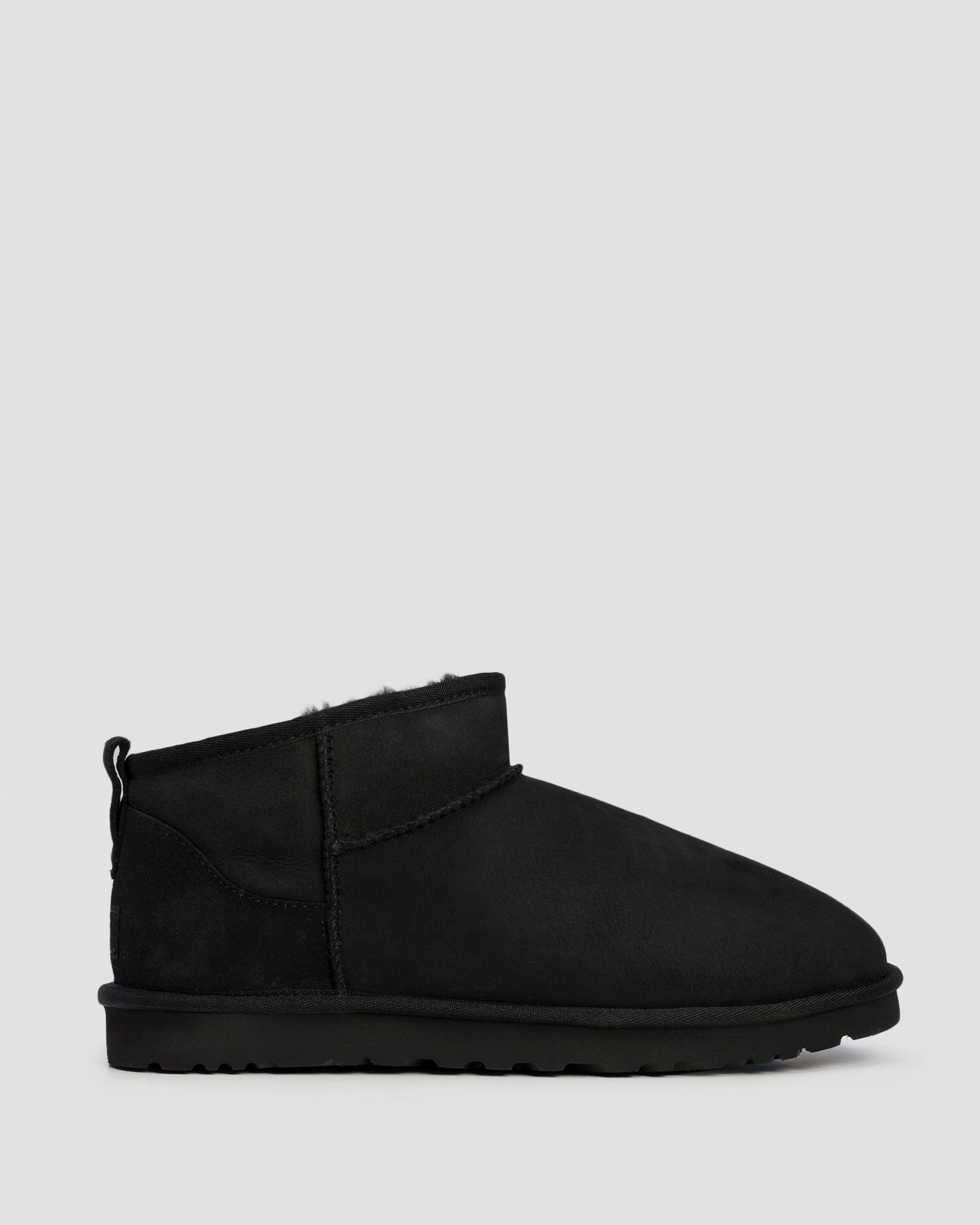 Chaussures noires pour hommes UGG Classic Ultra Mini 