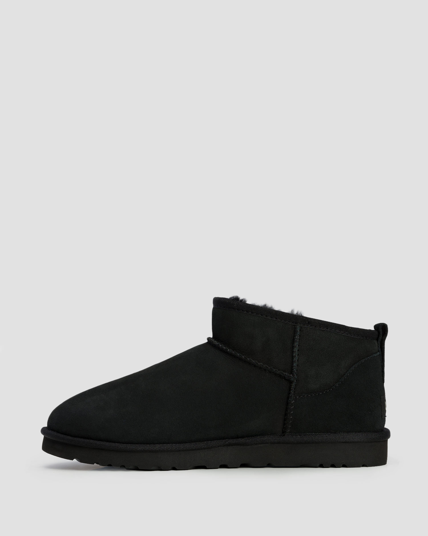 Chaussures noires pour hommes UGG Classic Ultra Mini 