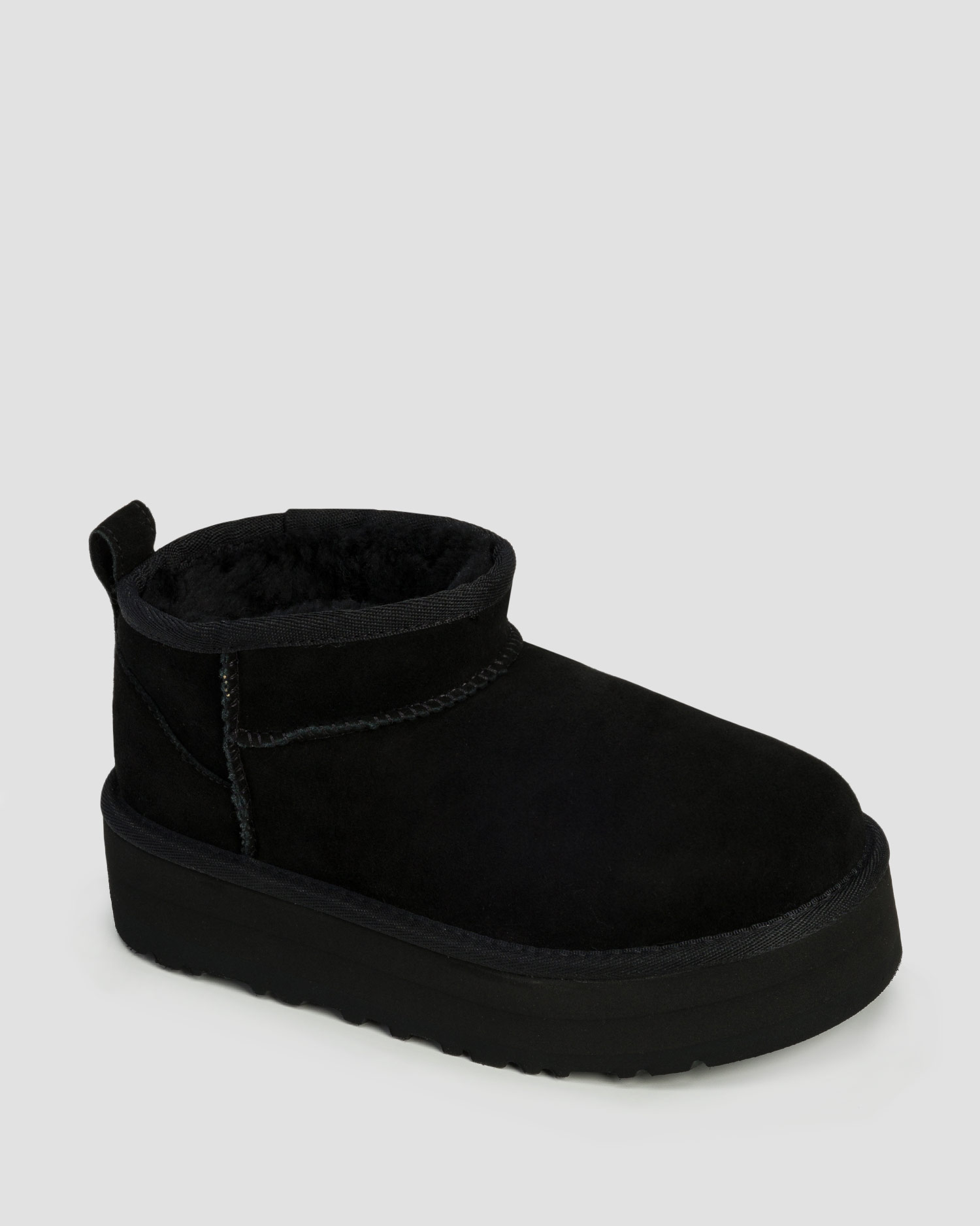 Dětské zateplené boty UGG Classic Ultra Mini Platform v černé barvě