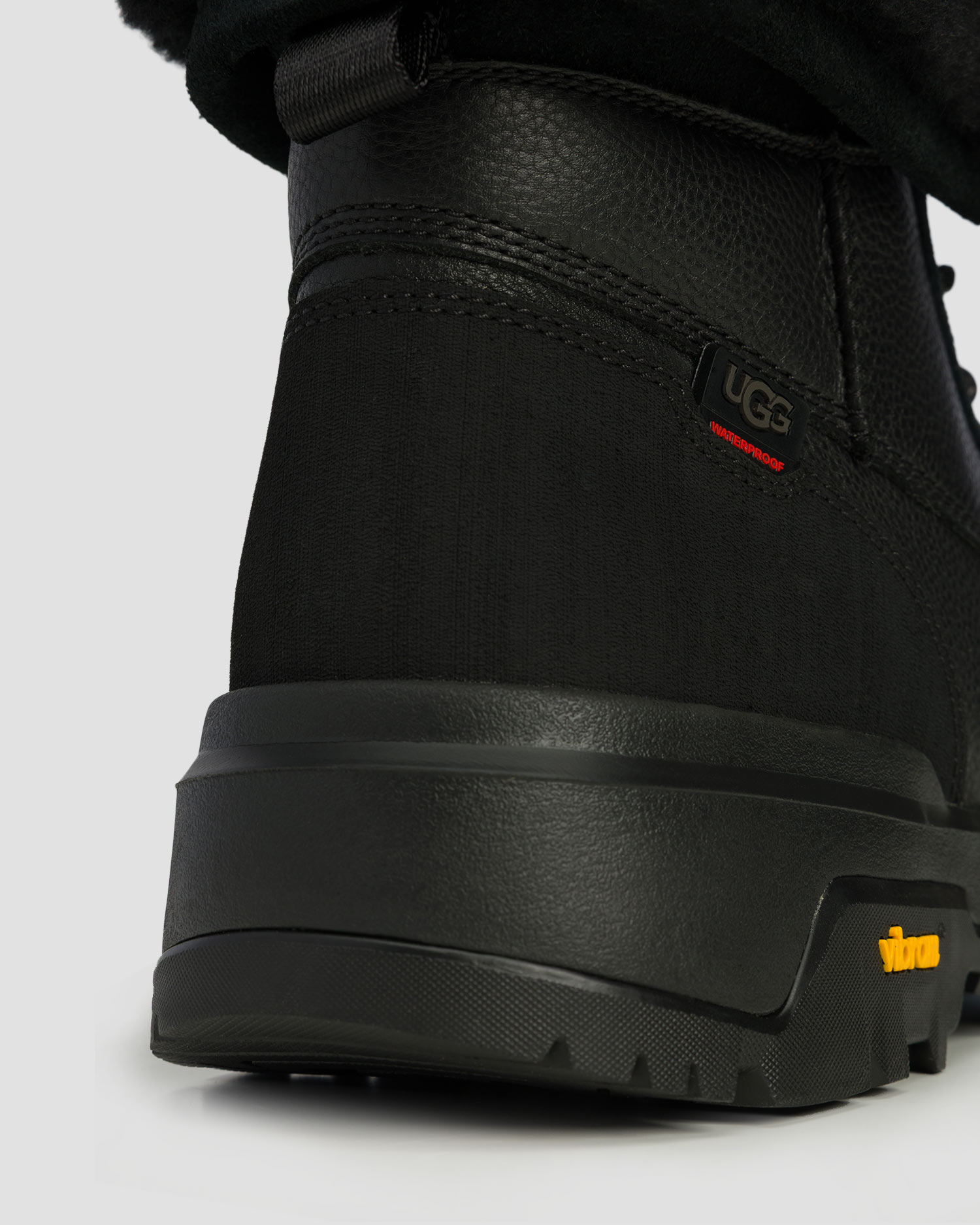 Scarpe invernali da uomo UGG Adirondac Boot XXV nere